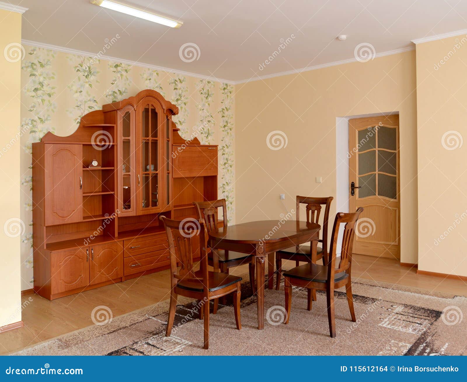 Interior De La Sala De Estar Con Muebles De Madera Foto de archivo - Imagen color, hotel: 115612164
