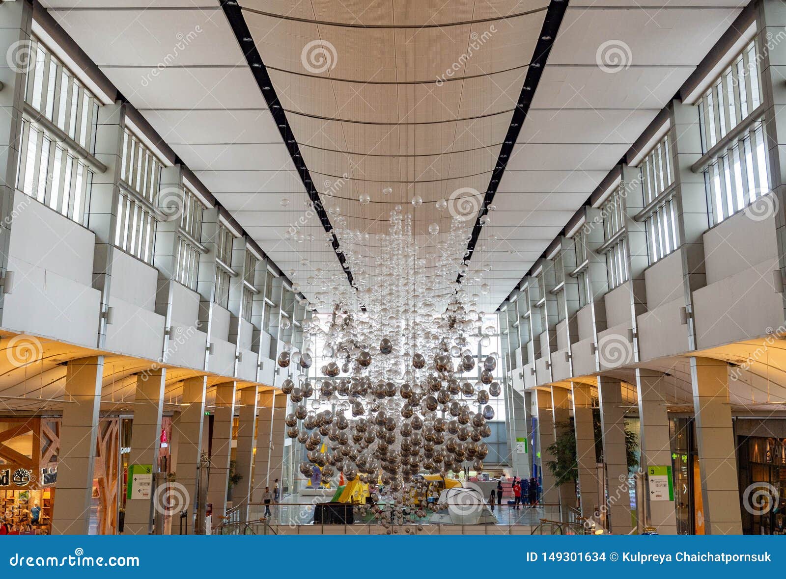 Interior Design Of The Atrium Of The Shopping Center Architecture