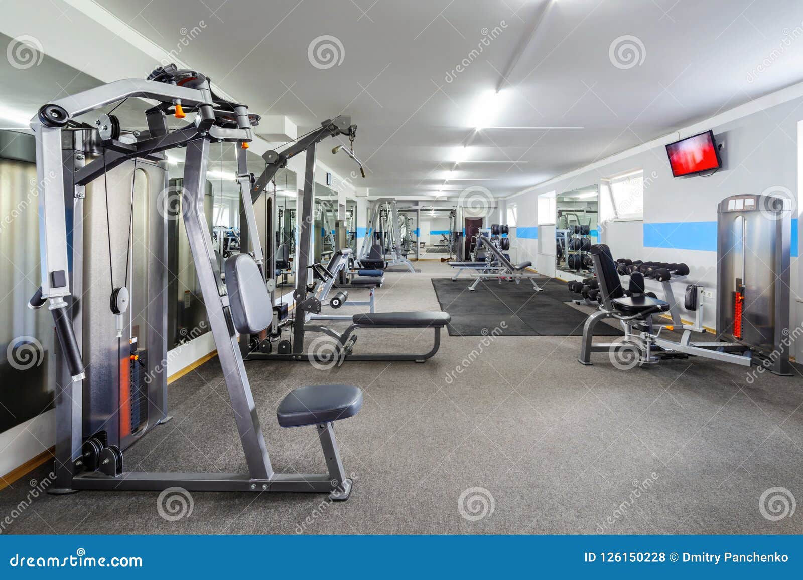 Interior Do Gym Com Material Desportivo Foto de Stock Imagem de