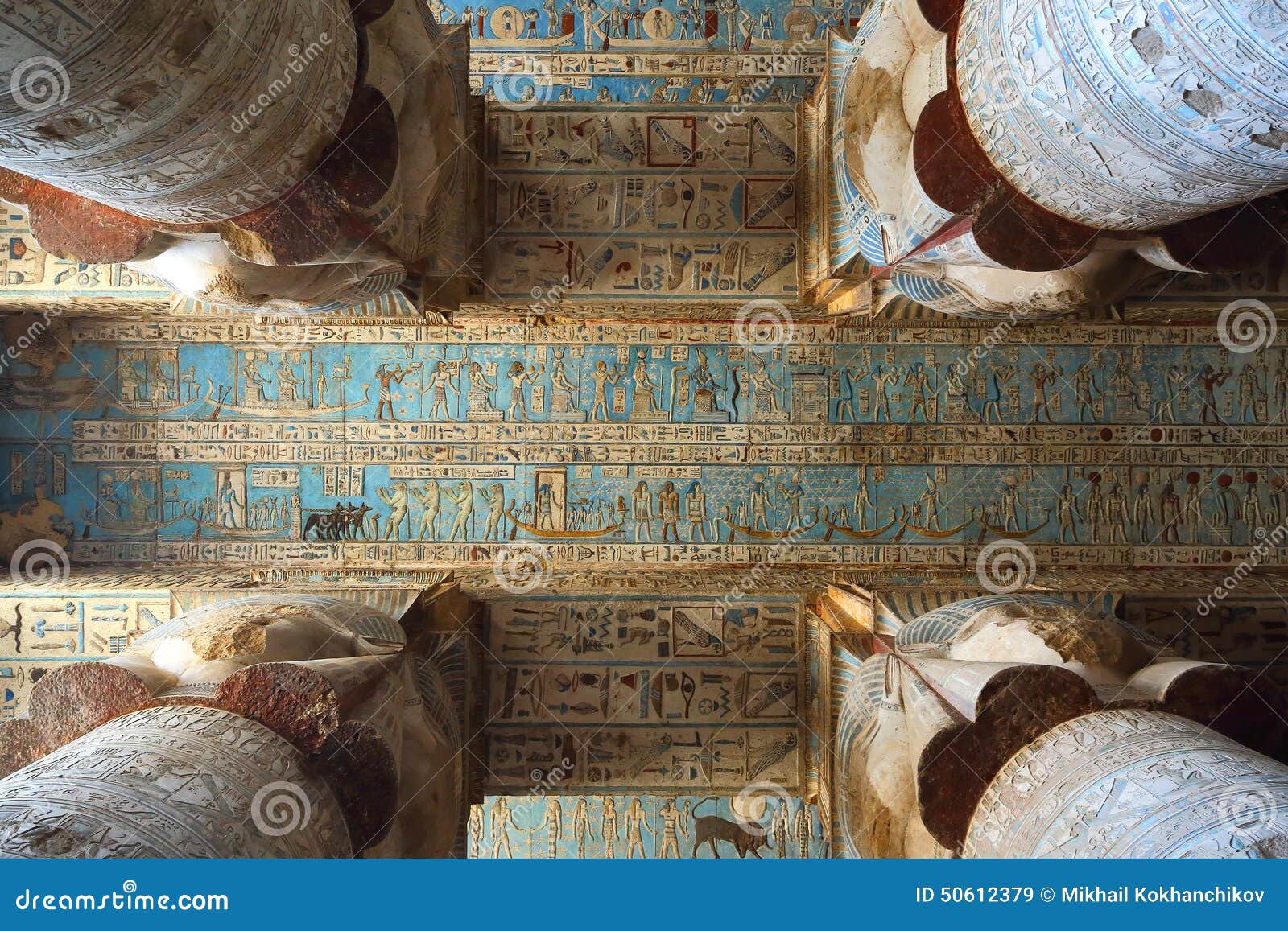 Interior Do Templo De Egito Antigo Em Dendera Imagem de Stock - Imagem
