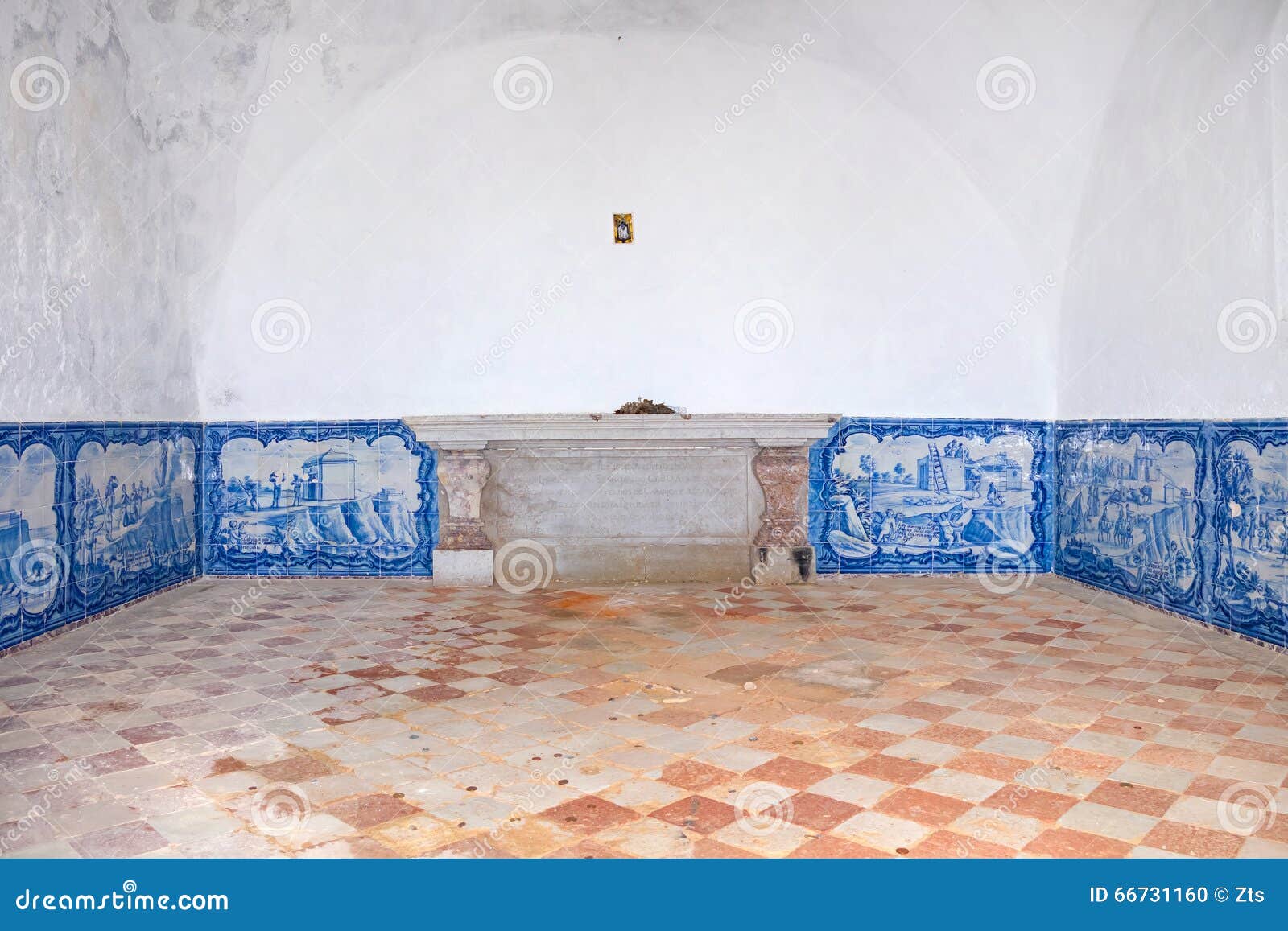 interior of the ermida da memoria (memory hermitage) of the nossa senhora do cabo sanctuary