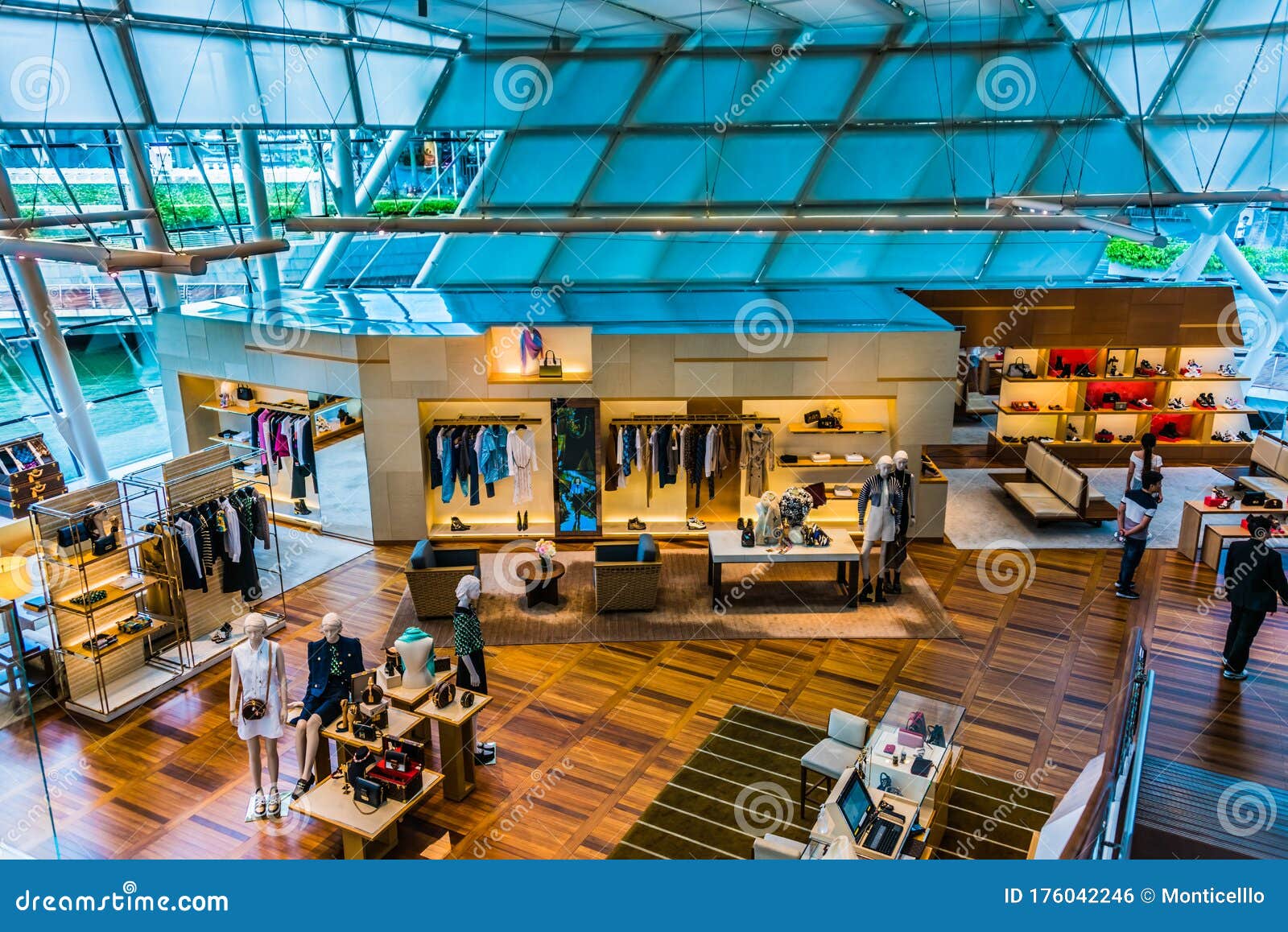Louis Vuitton Store at Marina Bay Sands  Marina bay sands, Marina bay,  Instagram