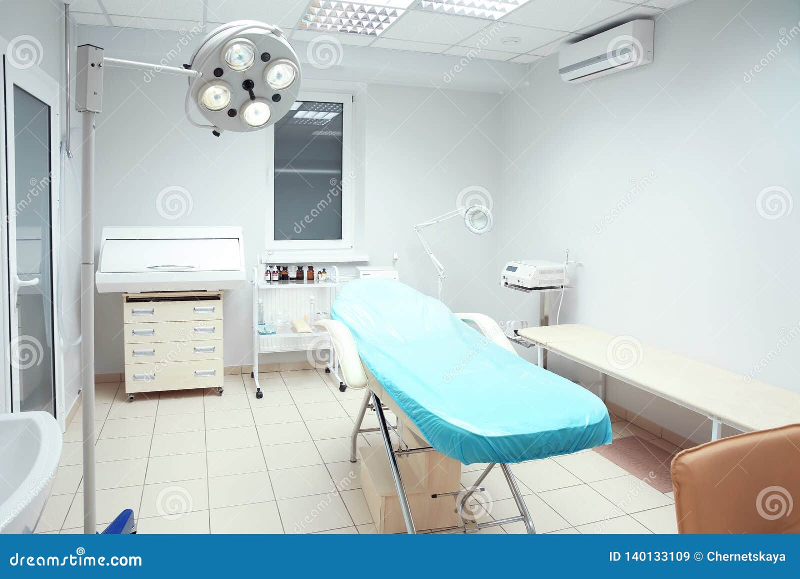 Interior of surgery room stock image. Image of equipment 140133109