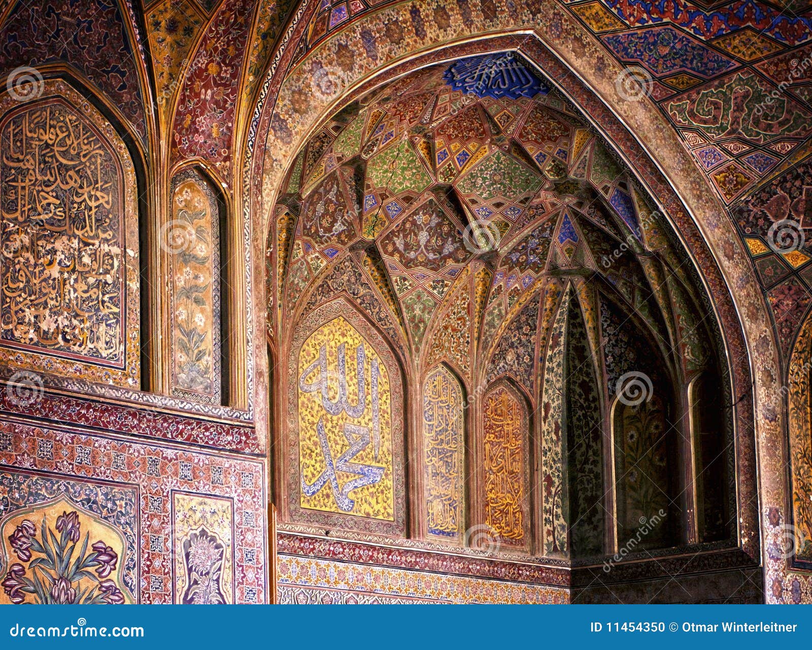 interior of wazir khan mosque