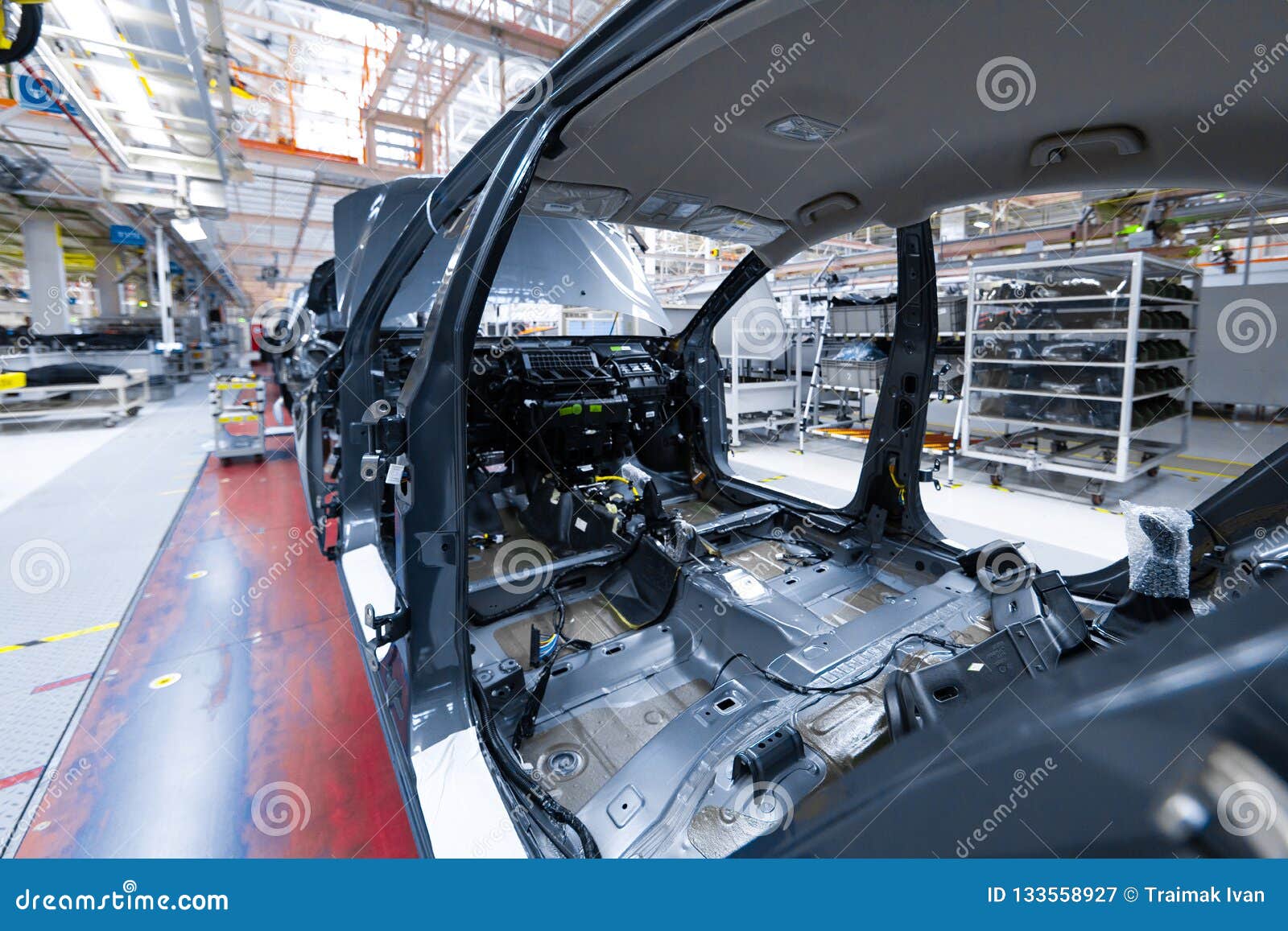 difference between automotive and mechanical engineering