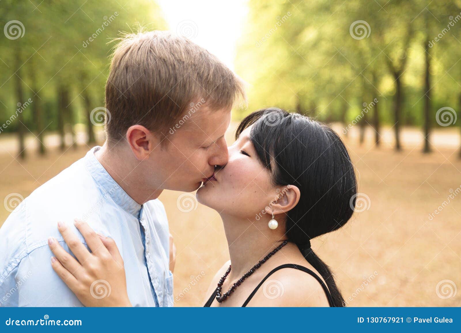 https://thumbs.dreamstime.com/z/international-couple-love-beautiful-park-passion-kiss-caucasian-man-asian-woman-outdoor-130767921.jpg