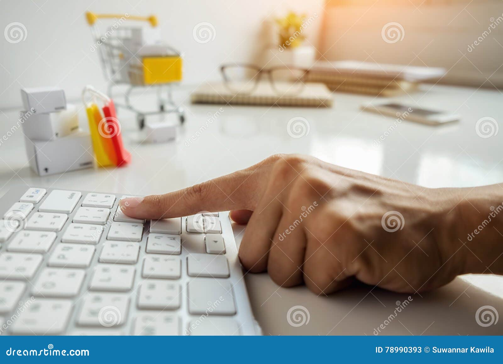 internet online shopping concept