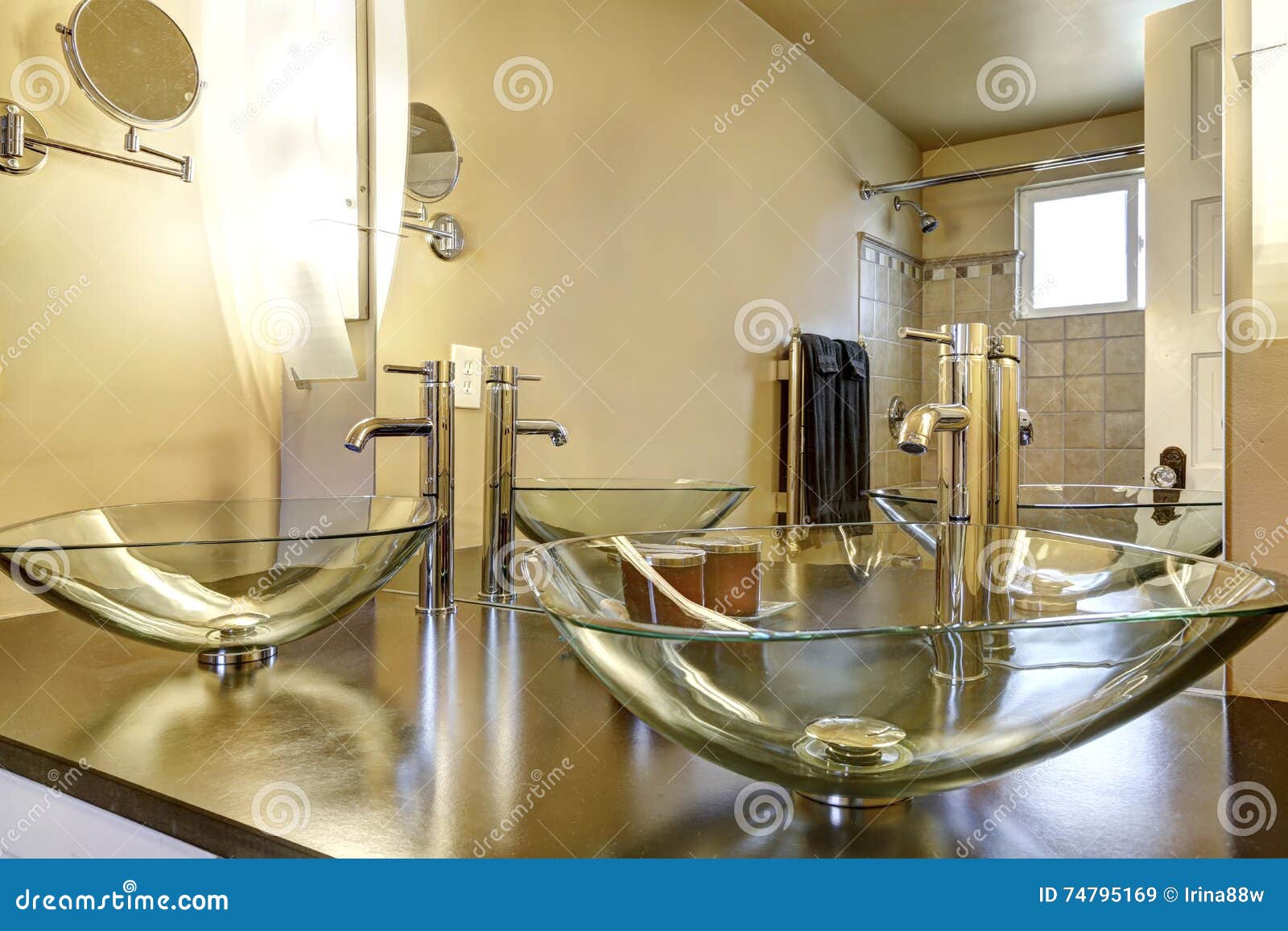 Lavandini moderni del bagno fotografia stock immagine: 38969766
