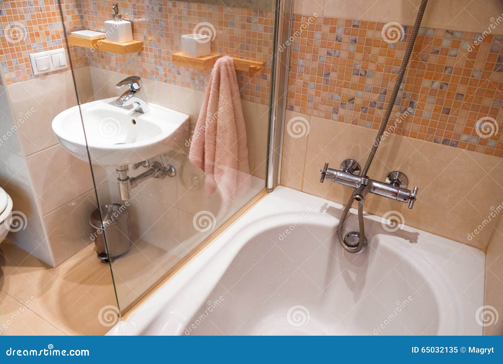 Illuminazione bagno specchio ~ avienix.com for .