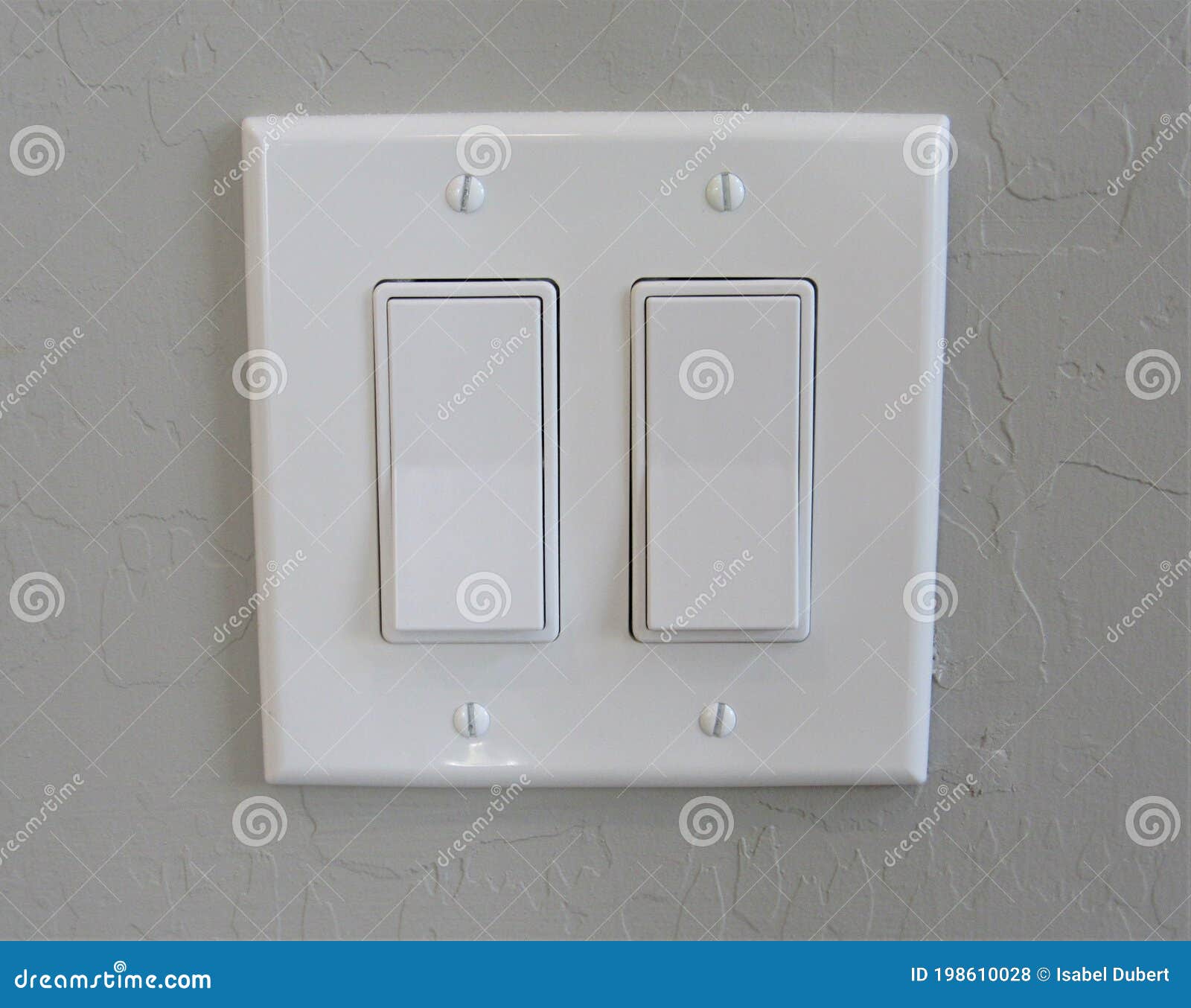 Interruptores De Luz Modernos En Una Pared Foto de archivo - Imagen de  panel, casero: 198610028