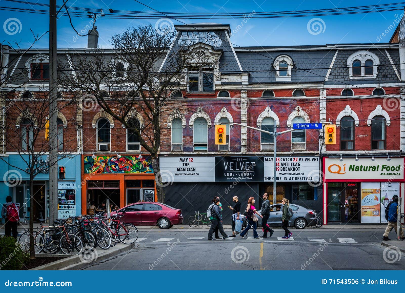 The Intersection of Queen Street West and Portland Street, in Th Editorial  Photo - Image of point, perspective: 71543506