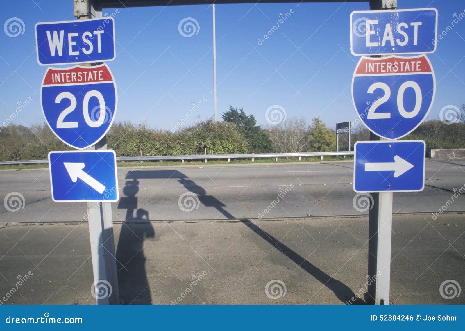 https://thumbs.dreamstime.com/z/interstate-highway-east-west-entrance-southeast-usa-52304246.jpg