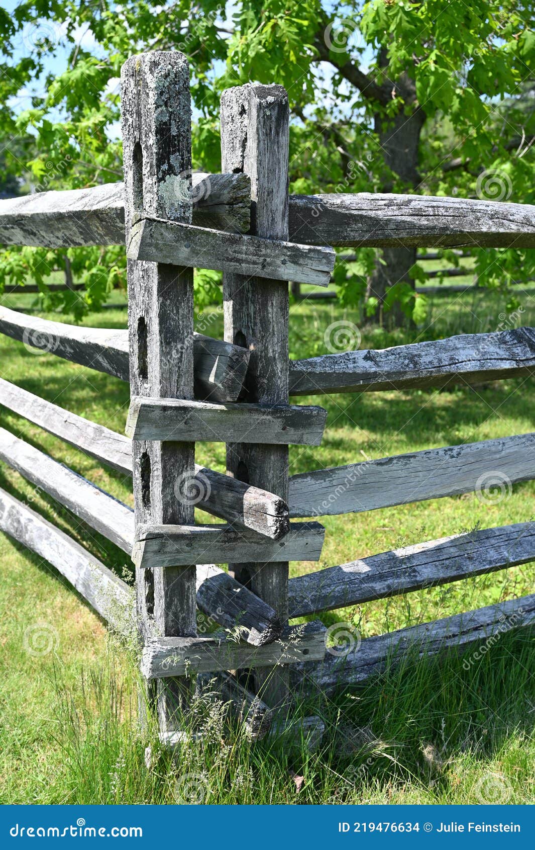 797 Wood Fence Corner Photos Free Royalty Free Stock Photos From Dreamstime