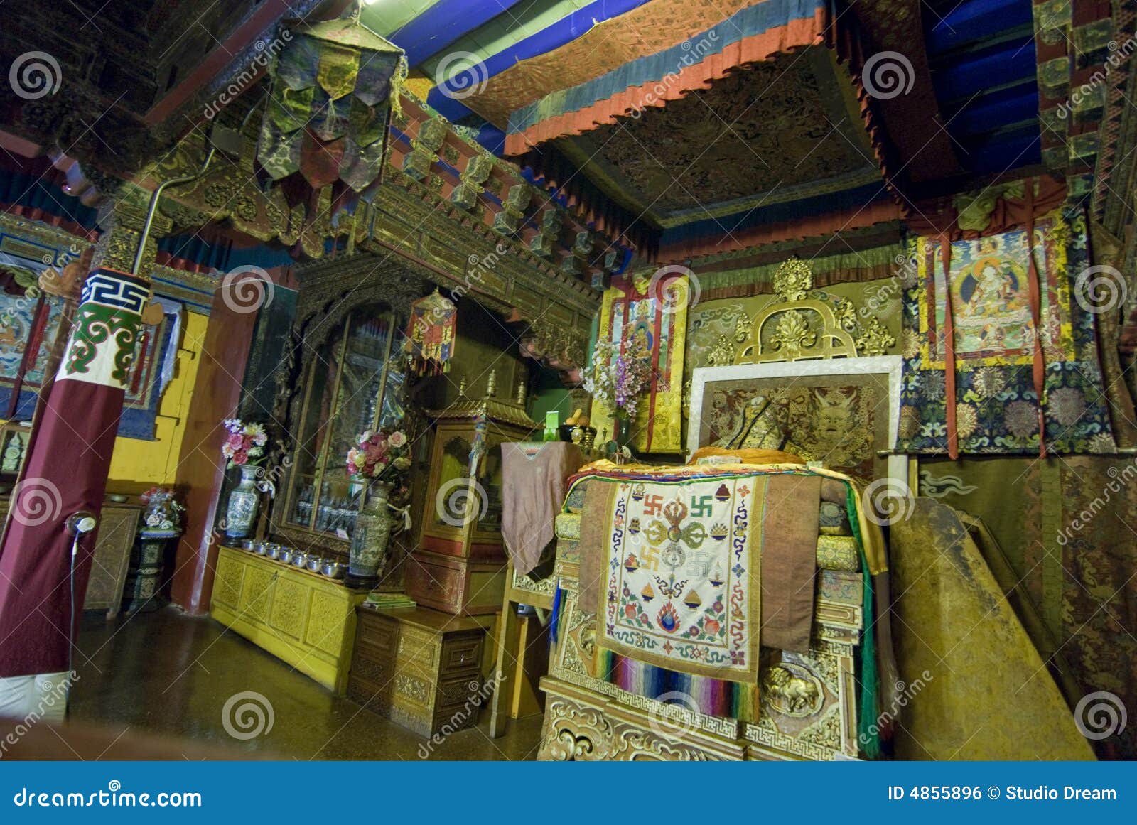 palais du potala intérieur