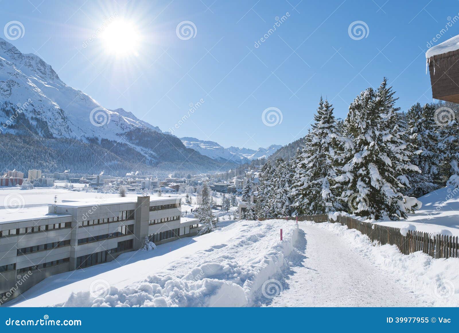 Inverno in Sankt Moritz immagine stock. Immagine di europeo 39977955
