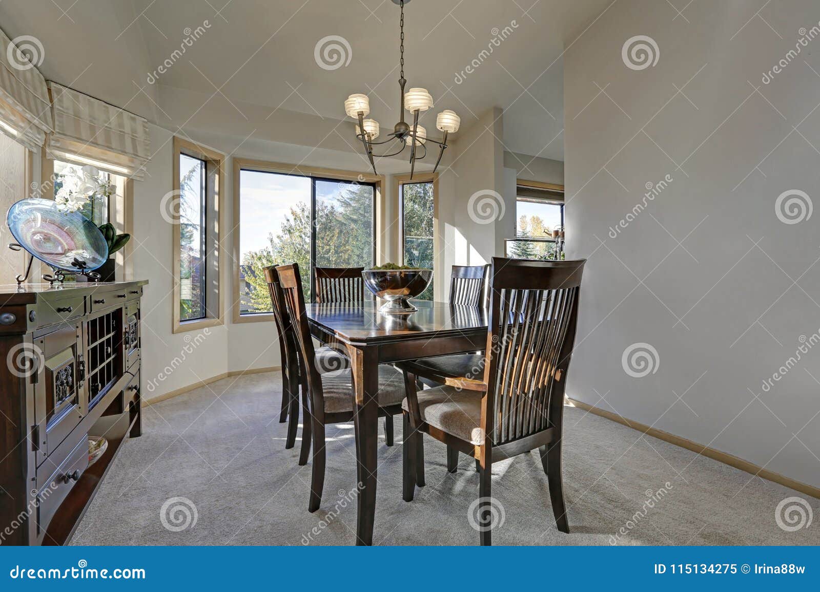 Inviting Light Filled Dining Room With Wood Dining Table Stock Image Image Of Empty American 115134275