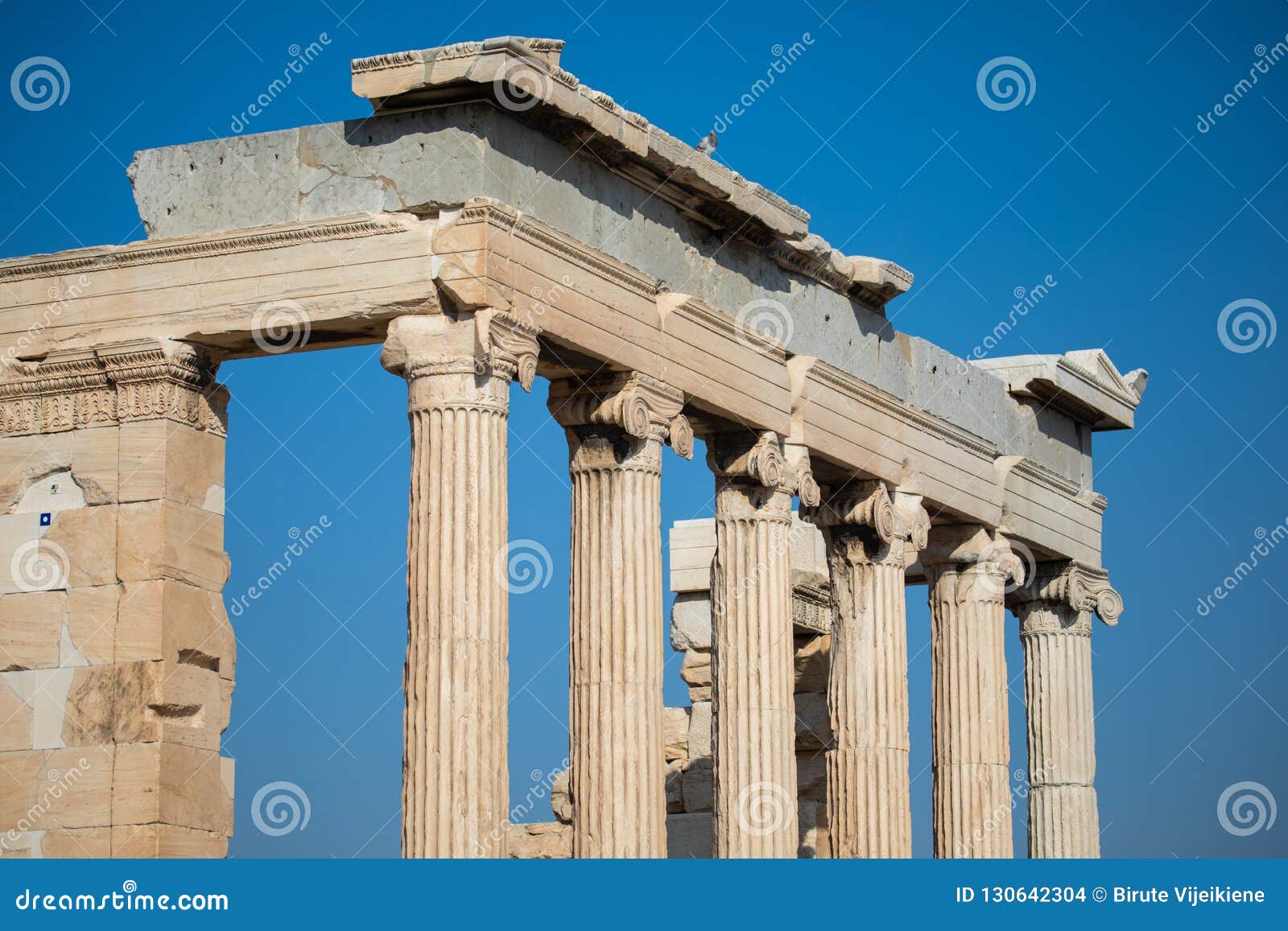 greek columns ionic