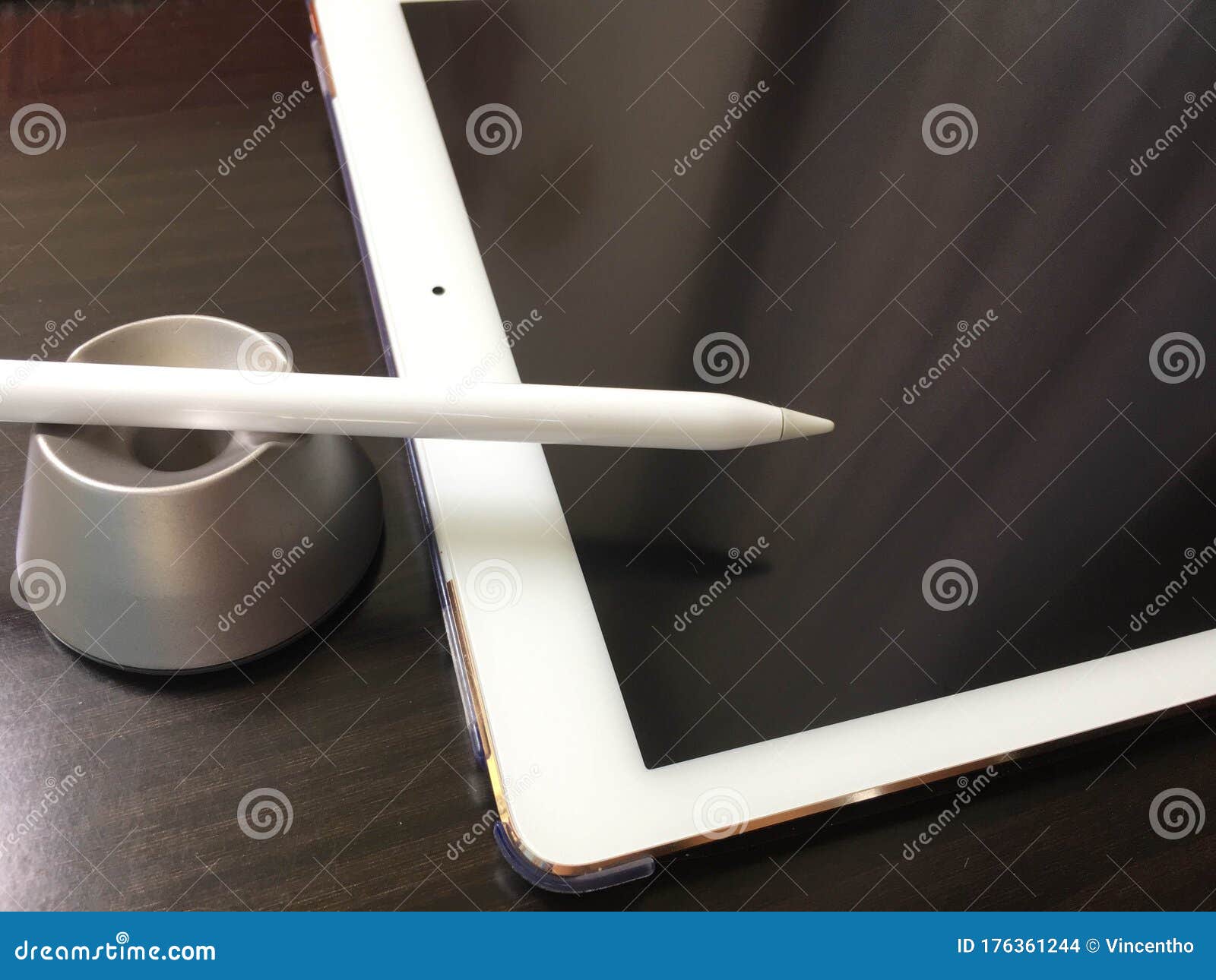 IPad Pro Tablet and Apple Pencil Editorial Stock Image Image of