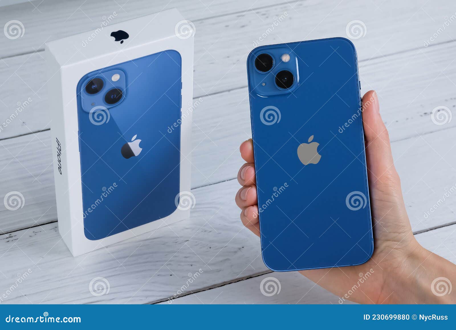 Iphone 13 Blue