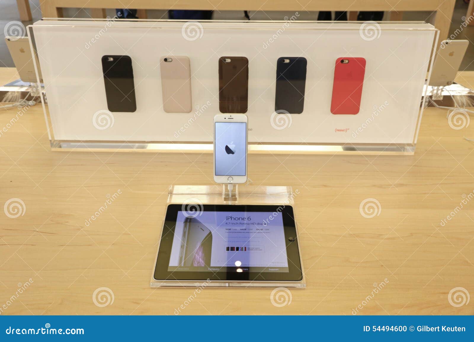 Apple Retail Store editorial image. Image of cellular - 89164755
