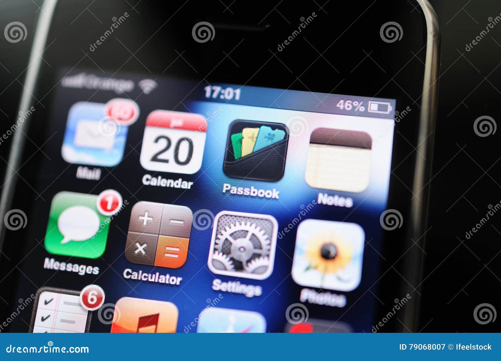 Iphone 2g第一智能手机从有跑的app苹果电脑图库摄影片 图片包括有日历 数字式 照相机 Iphone 2g第一智能手机从有跑的app苹果电脑图库摄影片 图片包括有日历 数字式 照相机