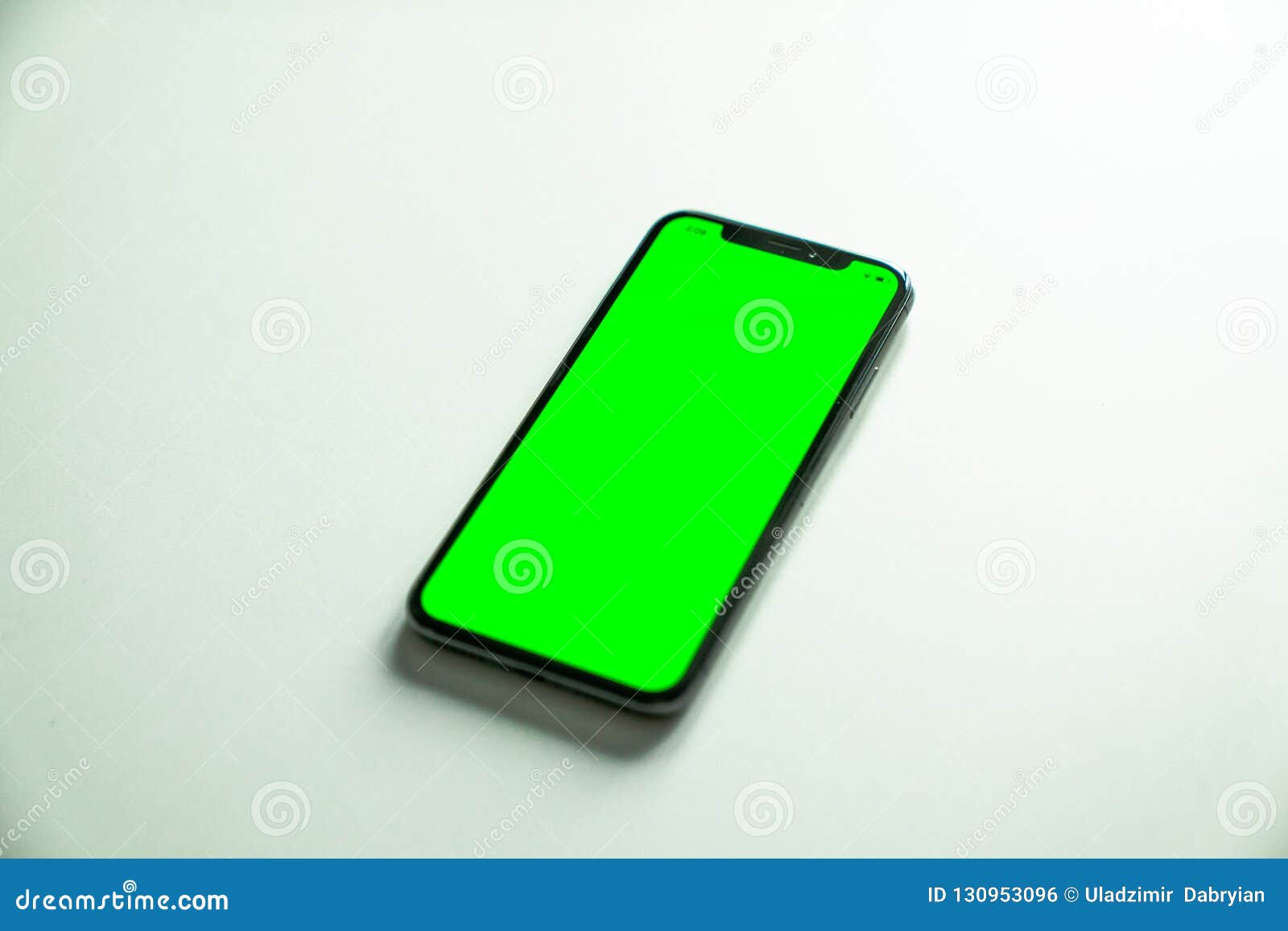 IPhone X, Pantalla Verde En El Fondo Blanco Foto de archivo - Imagen de blanco, verde: 130953096 IPhone X, Pantalla Verde En El Fondo Blanco Foto de archivo - Imagen de blanco, verde: 130953096