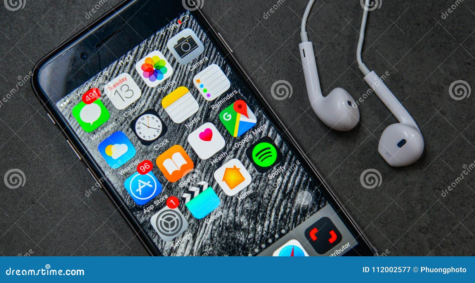 Skalk Adviento Groenlandia IPhone 6S Con Los Auriculares Fotografía editorial - Imagen de objeto, internet: 112002577 Skalk Adviento Groenlandia IPhone 6S Con Los Auriculares Fotografía editorial - Imagen de objeto, internet: 112002577
