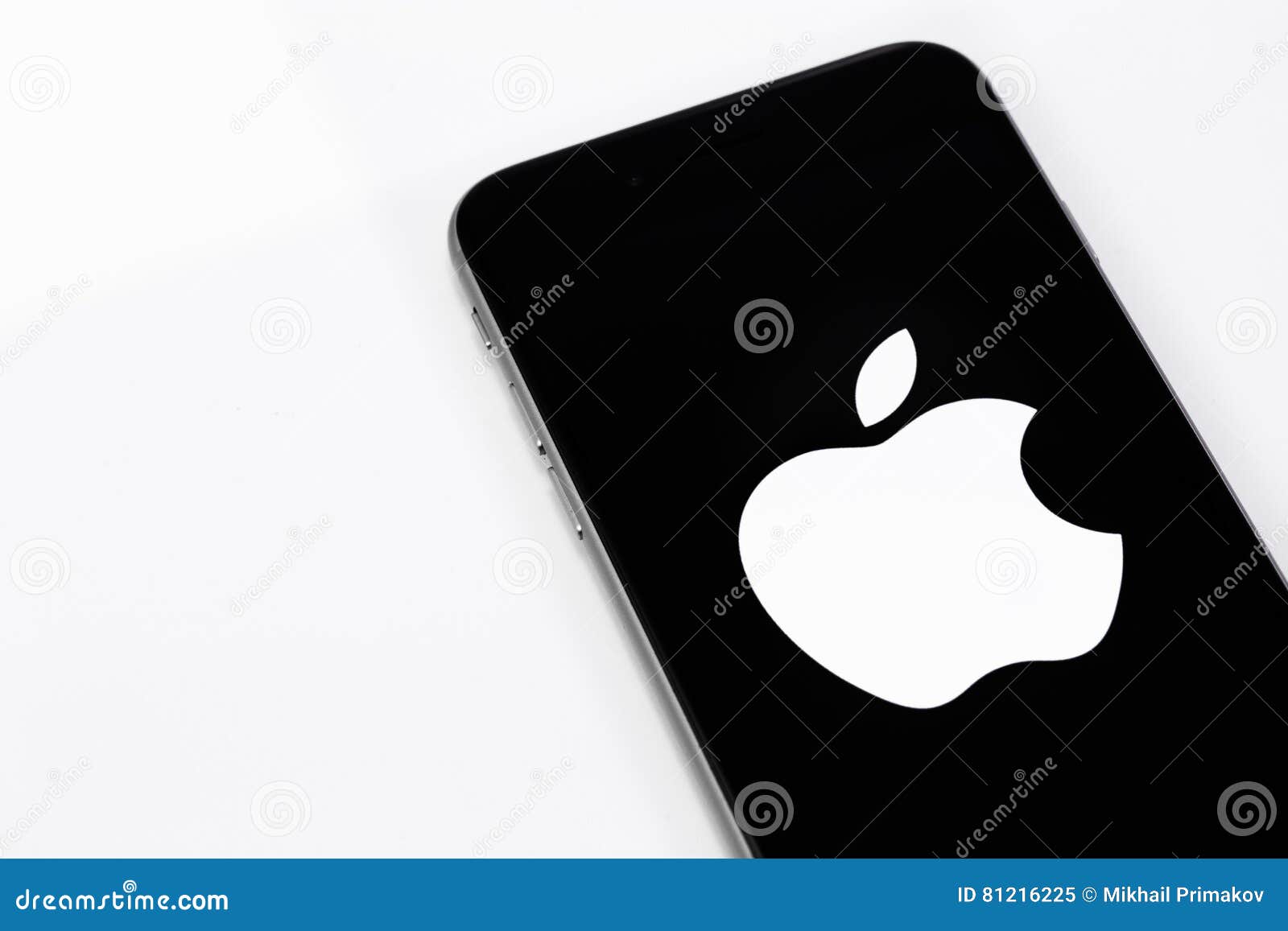 IPhone 6s De Apple Con El Logotipo De La Marca Apple En La Pantalla Ekat  Imagen editorial - Imagen de elegante, departamento: 81216225