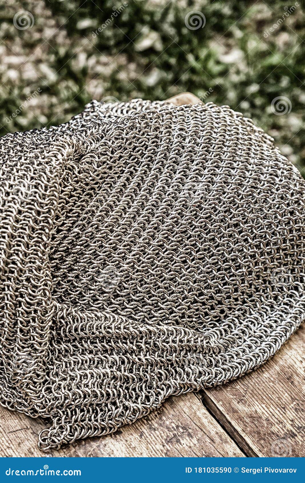 https://thumbs.dreamstime.com/z/iron-chainmail-pattern-heaped-protective-clothing-medieval-warrior-iron-chainmail-pattern-heaped-protective-clothing-181035590.jpg