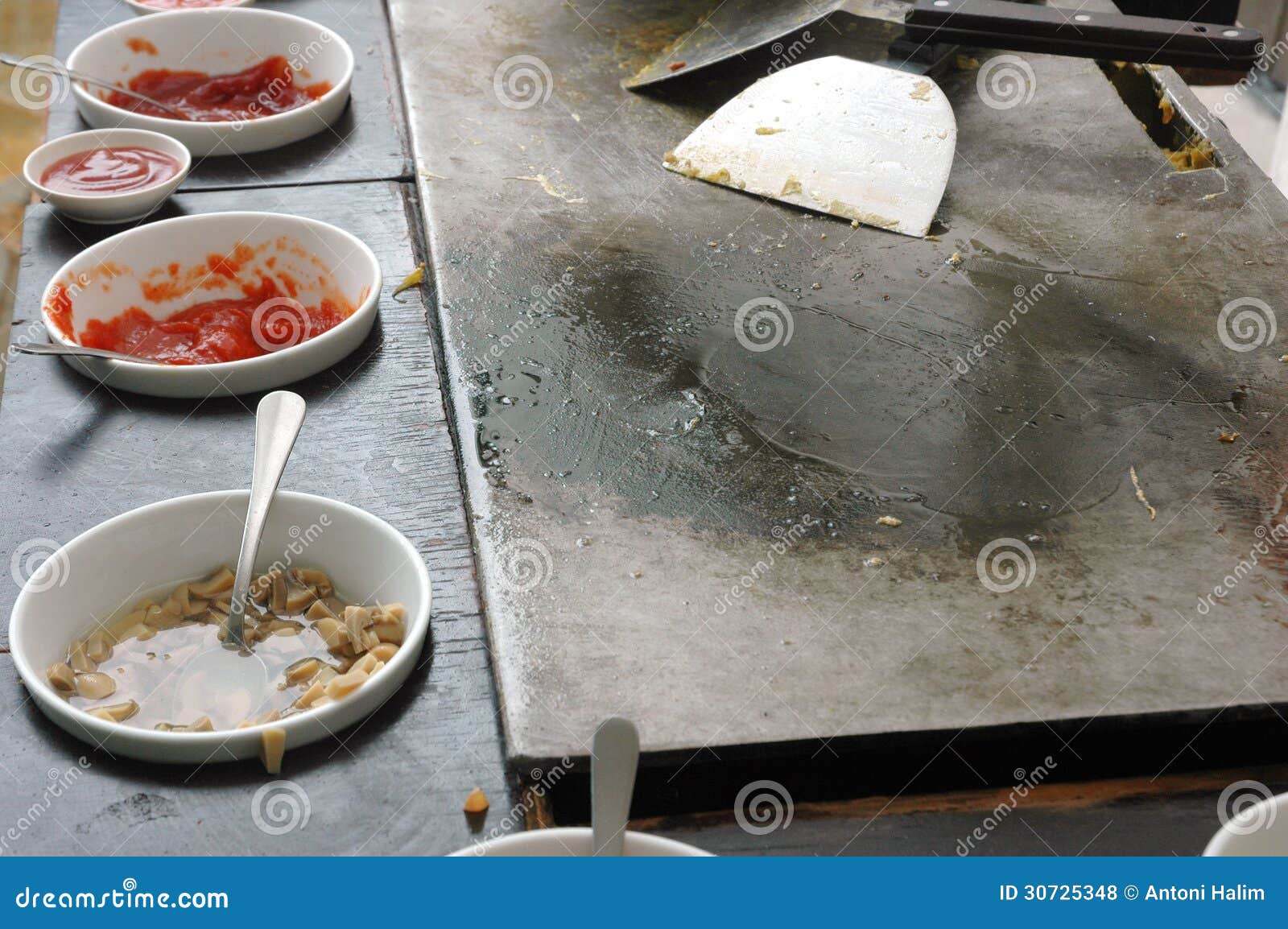 Iron plate skillets stock photo. Image of kitchenware 30725348