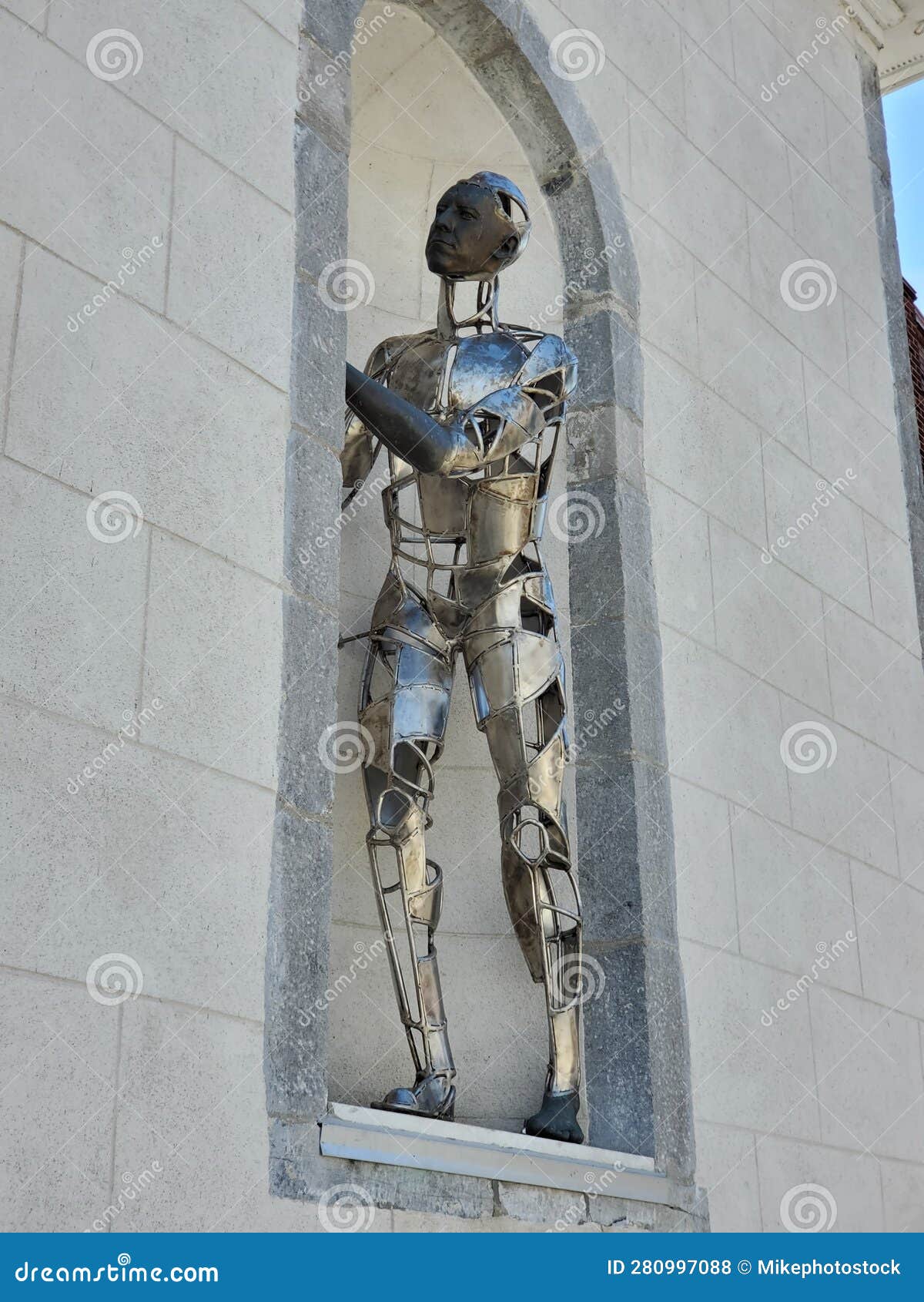 Iron Sculpture Monument Trois Rivieres Editorial Stock Photo Image of lighting, landmark