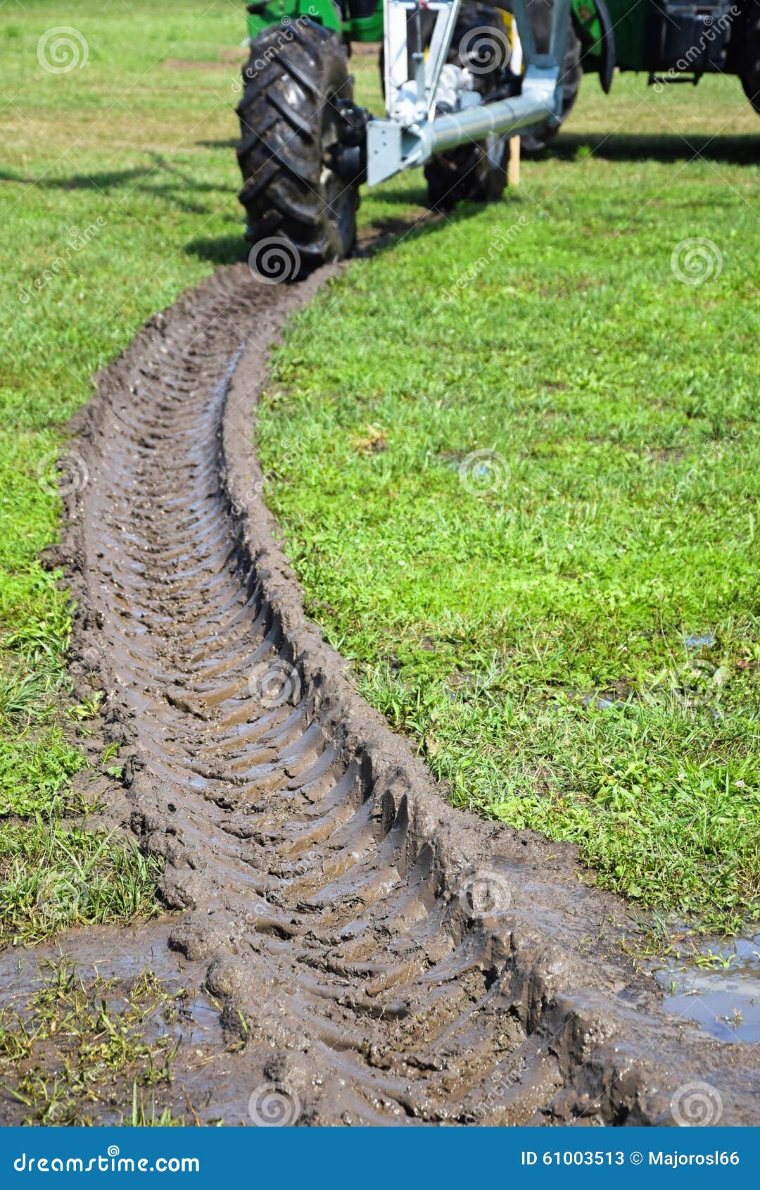 Irrigation wheel line stock image. Image of large, farm 61003513