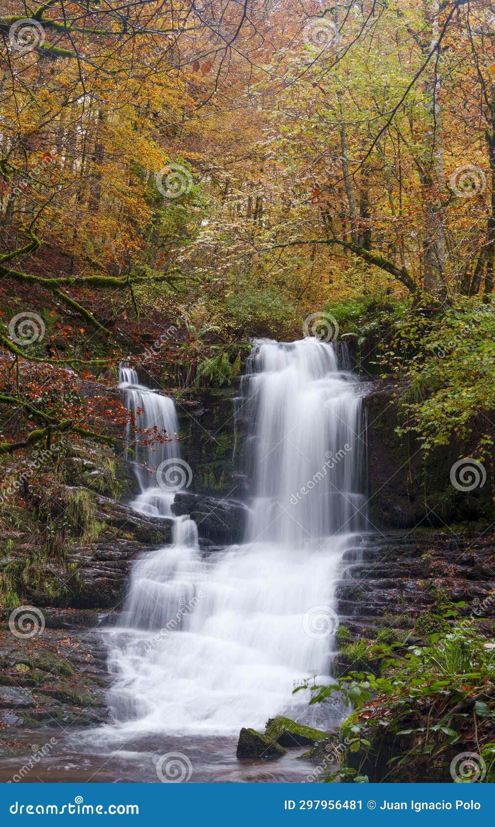 irurrekaeta waterfall, autumn in the irurrekaeta waterfall, arce valley, navarre