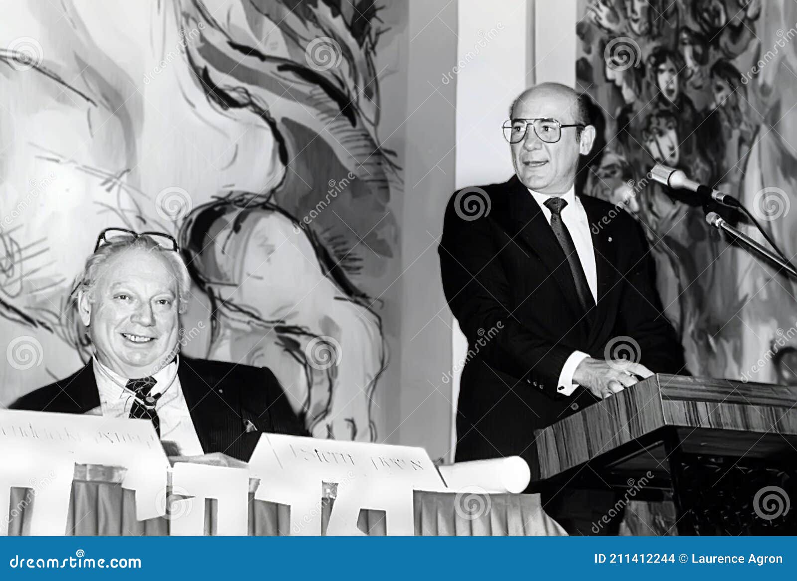 Isaac Stern Et Pedro Cuatrecasas Lors Des Cérémonies Du Prix Wolf à Jérusalem En 1987 Image stock éditorial - Image du américains, culture: 211412244