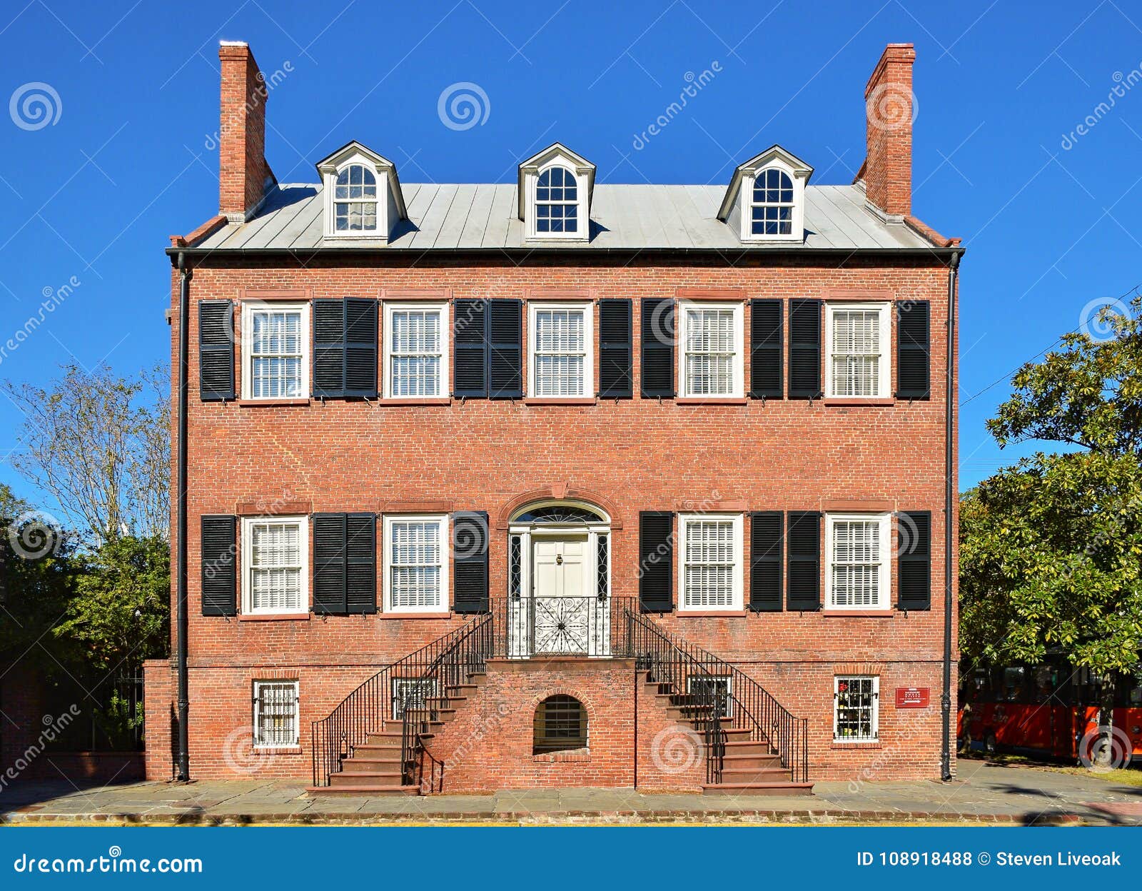 Download The Isaiah Davenport Historic House In Savannah, Georgia ...