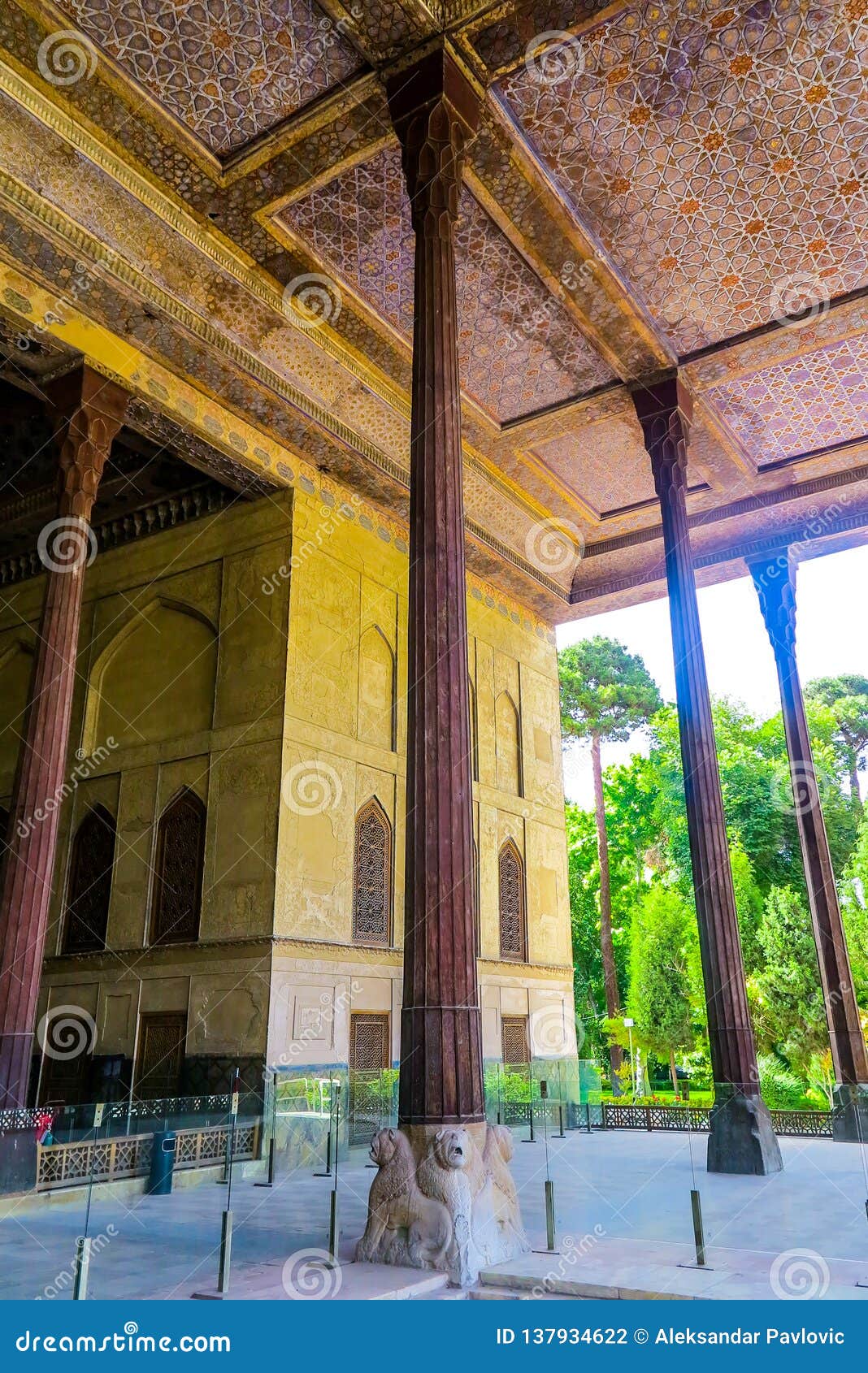 isfahan chehel sotoun palace 04