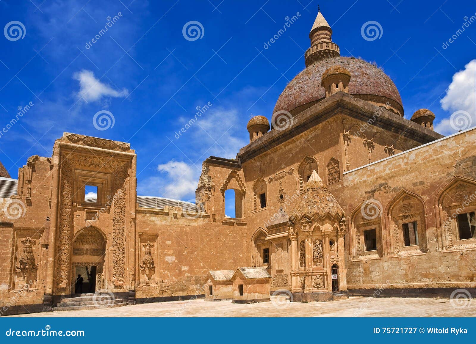 ishak pasha palace