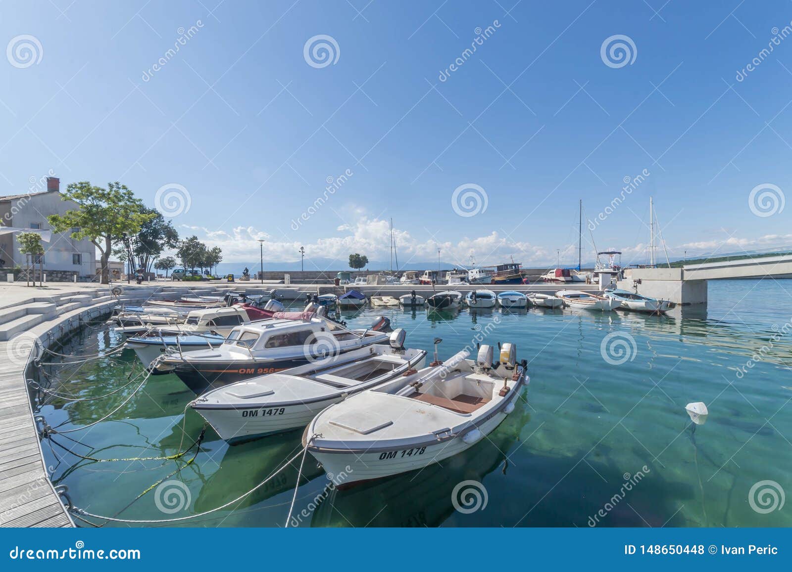 Isla De Njivice De Krk Croacia Foto De Archivo Editorial Imagen De Vacaciones Barcos