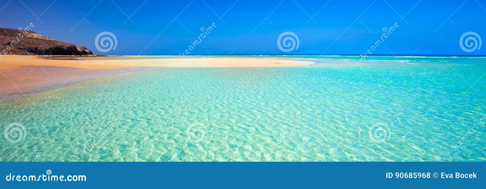 island with sandy beach, green lagoon and clear water, mal nobre, jandia, fuerteventura, canary island