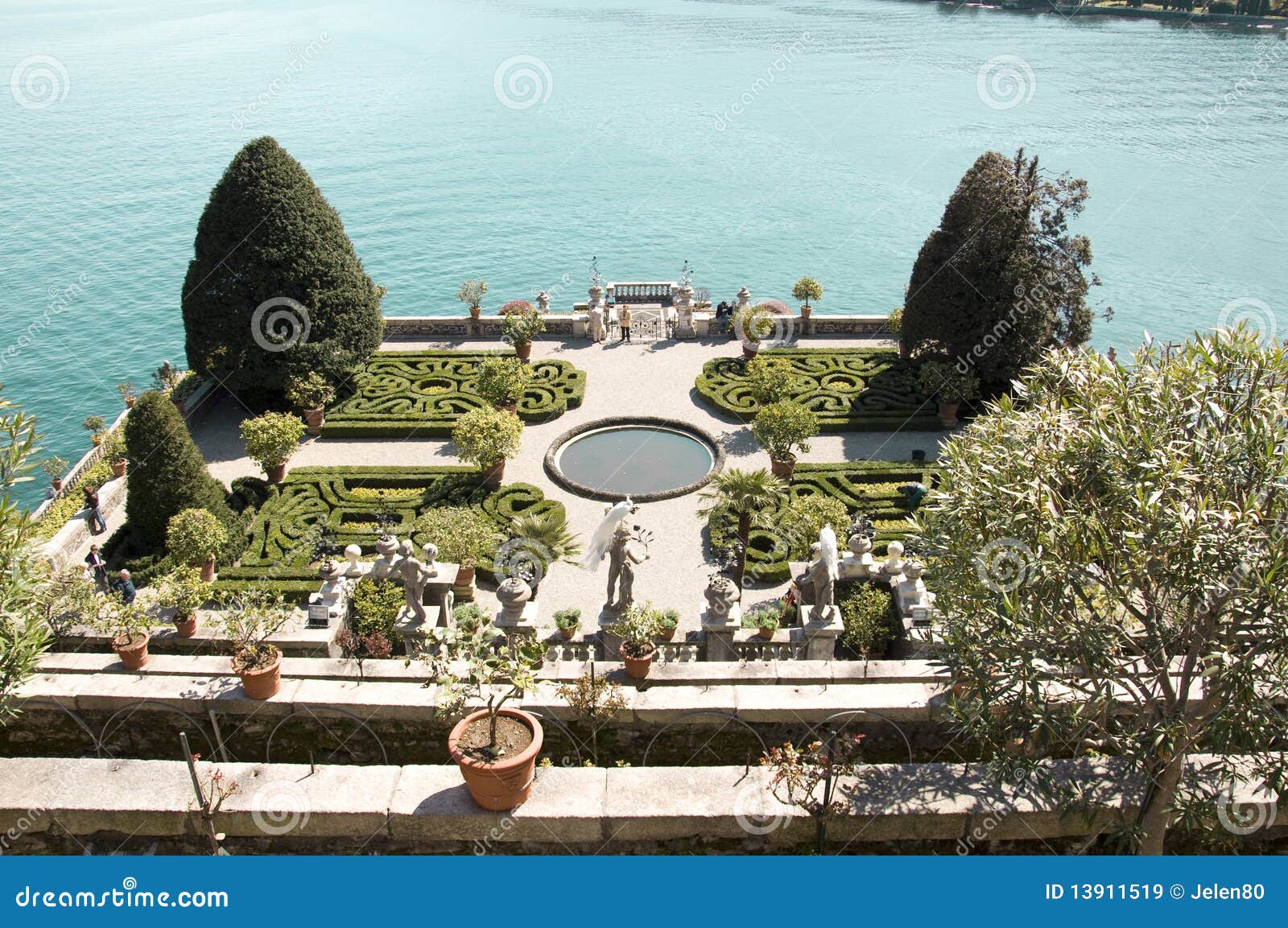 the isola bella in lago maggiore