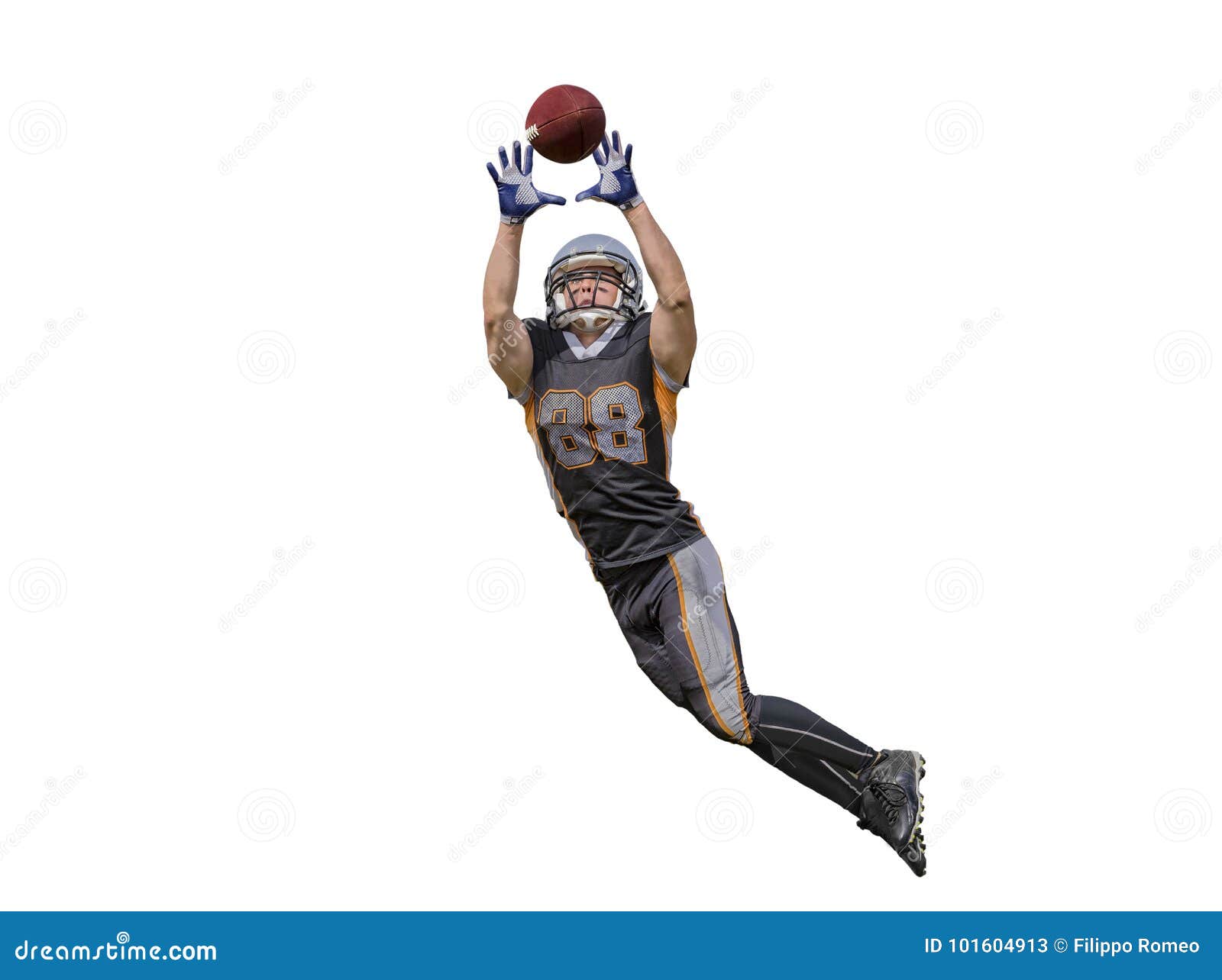 american football player catching ball 