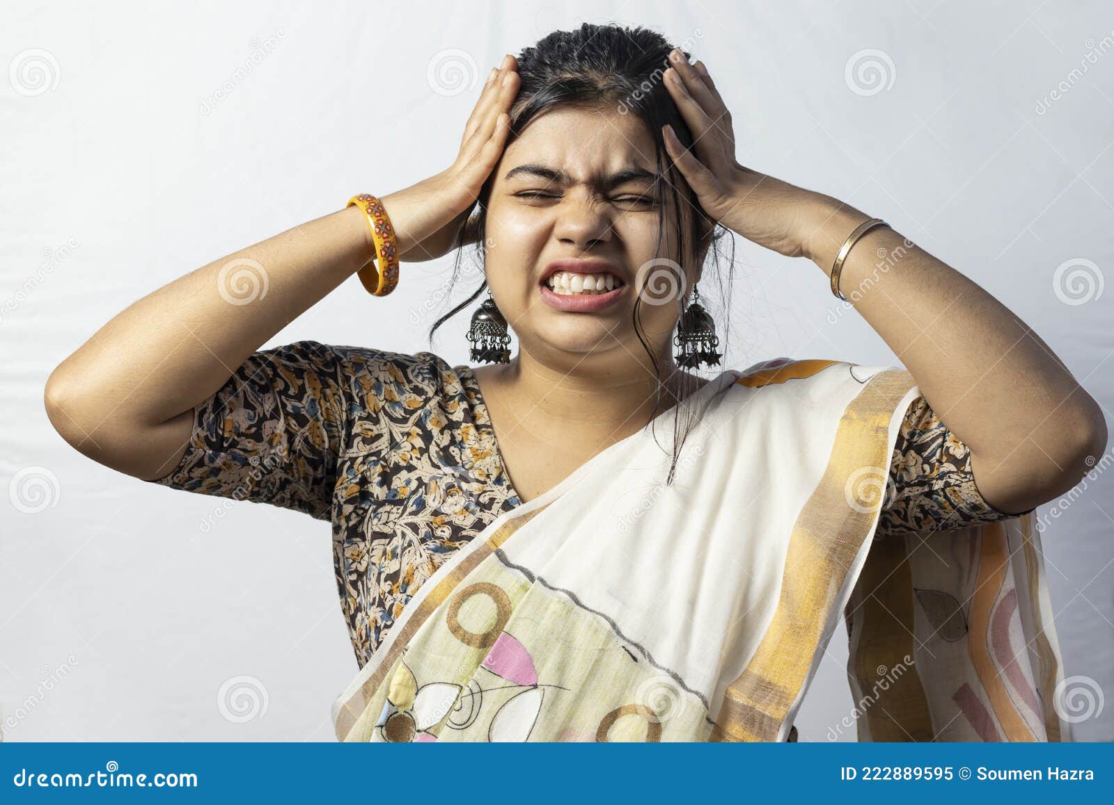 Beautiful Indian Woman in Saree Stock Image - Image of headache, ethnicity:  222889595