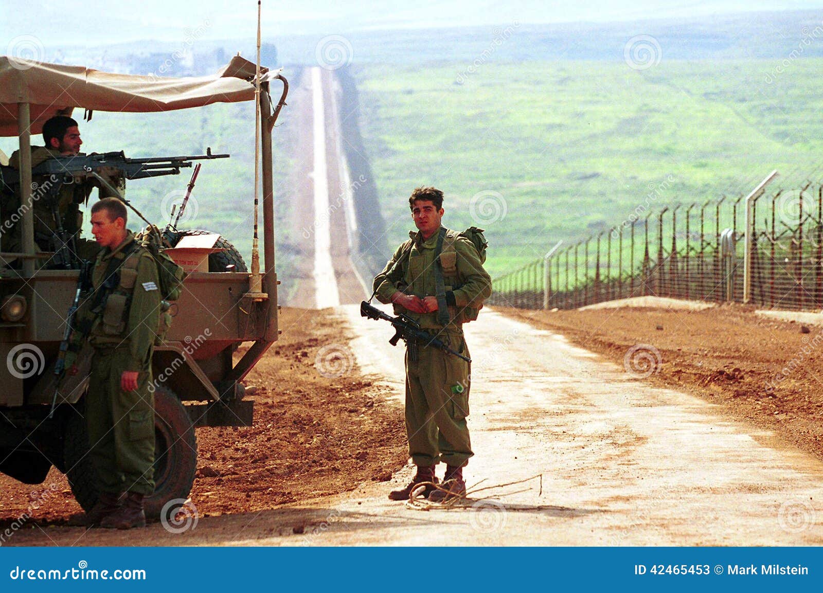 ISRAEL LEBANON BORDER editorial stock photo. Image of 2000 - 42465453