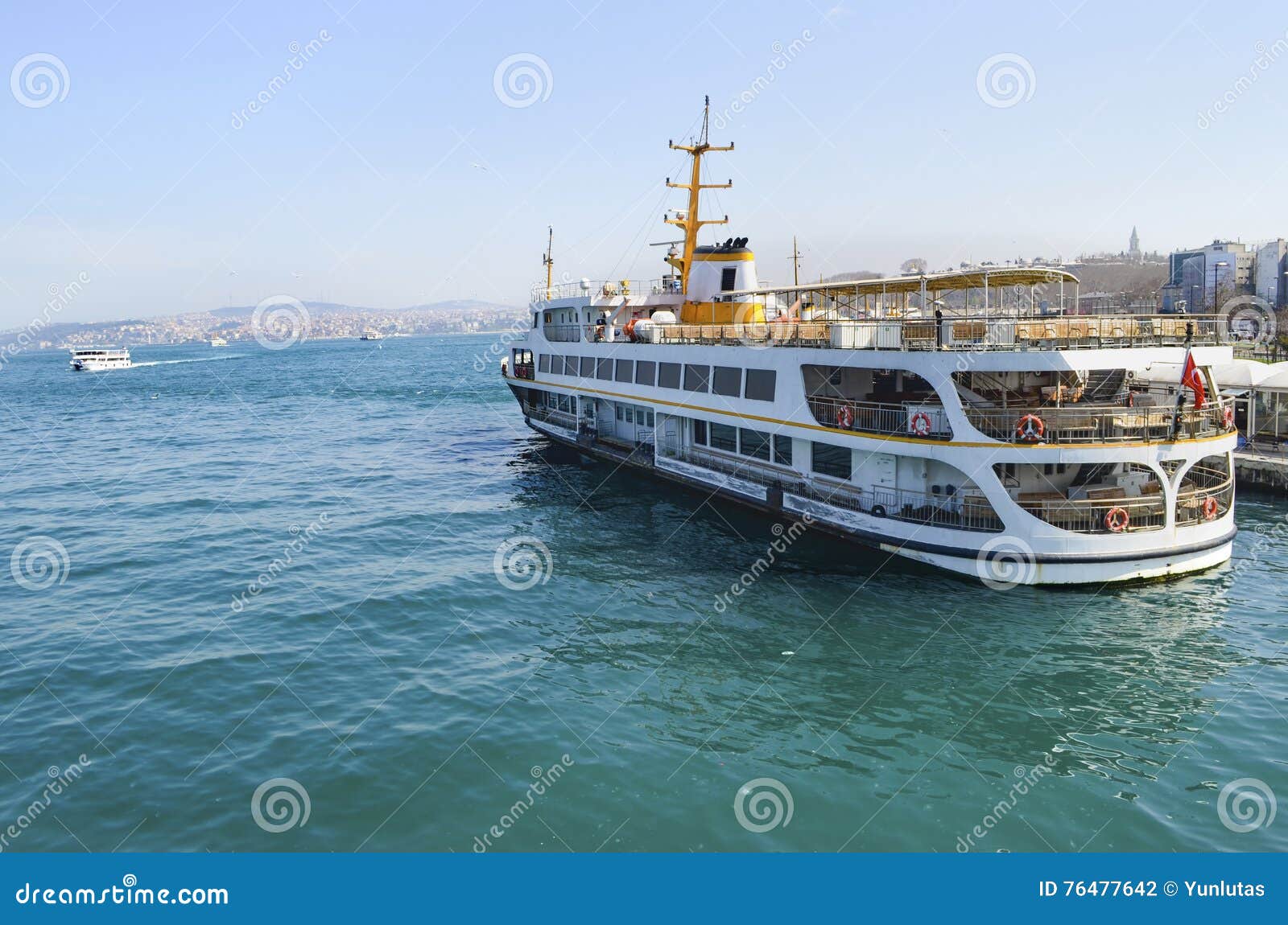 istanbul ferries, eminonu waiting in the harbor