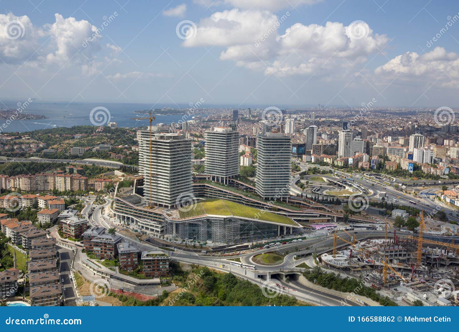 Istanbul Shopping Scenes: Zorlu Center