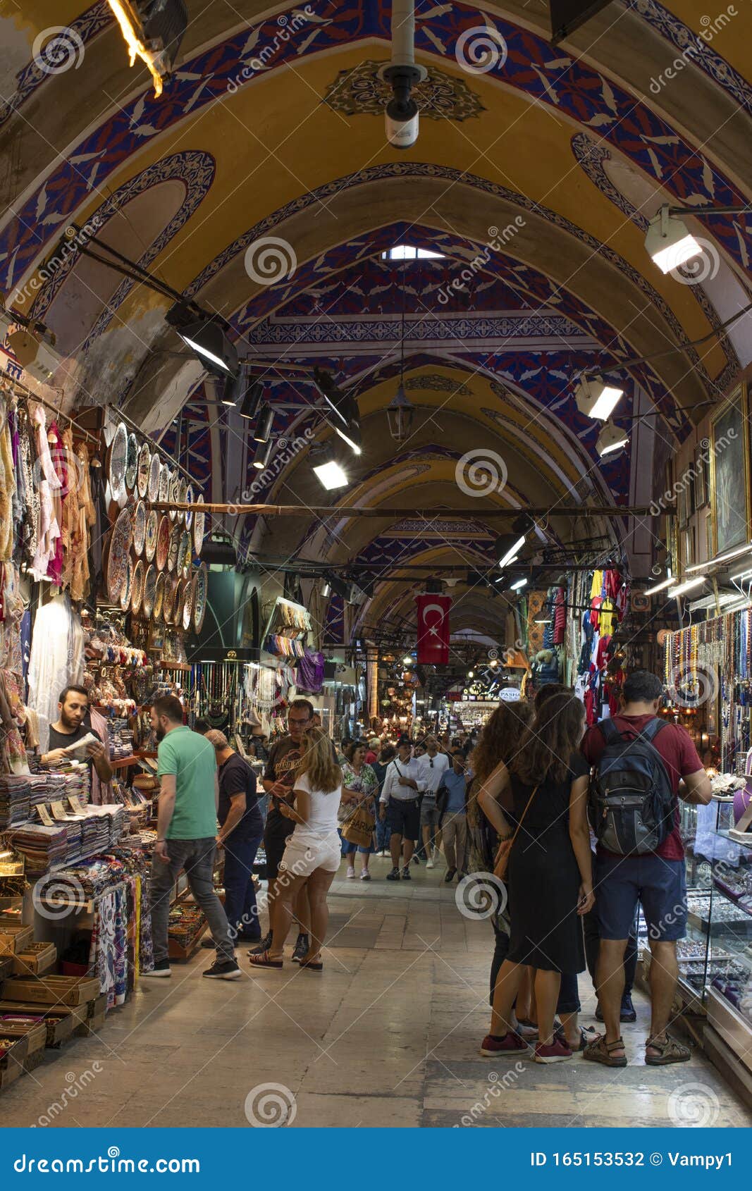 Premium Photo  Istanbul, turkey - september 08, 2014: the grand bazaar is  one of the largest and oldest covered markets in the world on september 08,  2014 in istanbul, turkey.