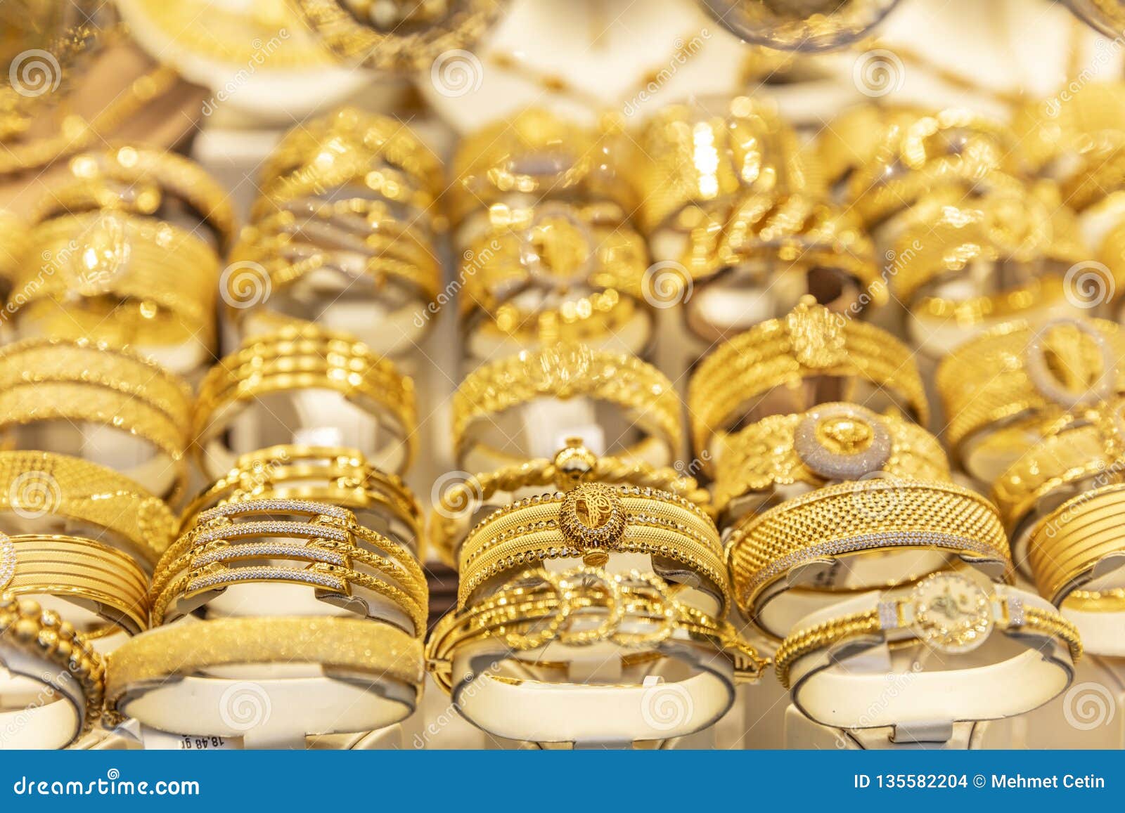 Istanbul, Turkiye -1 Ocak 2019 ; Golden Accessories In The Display ...