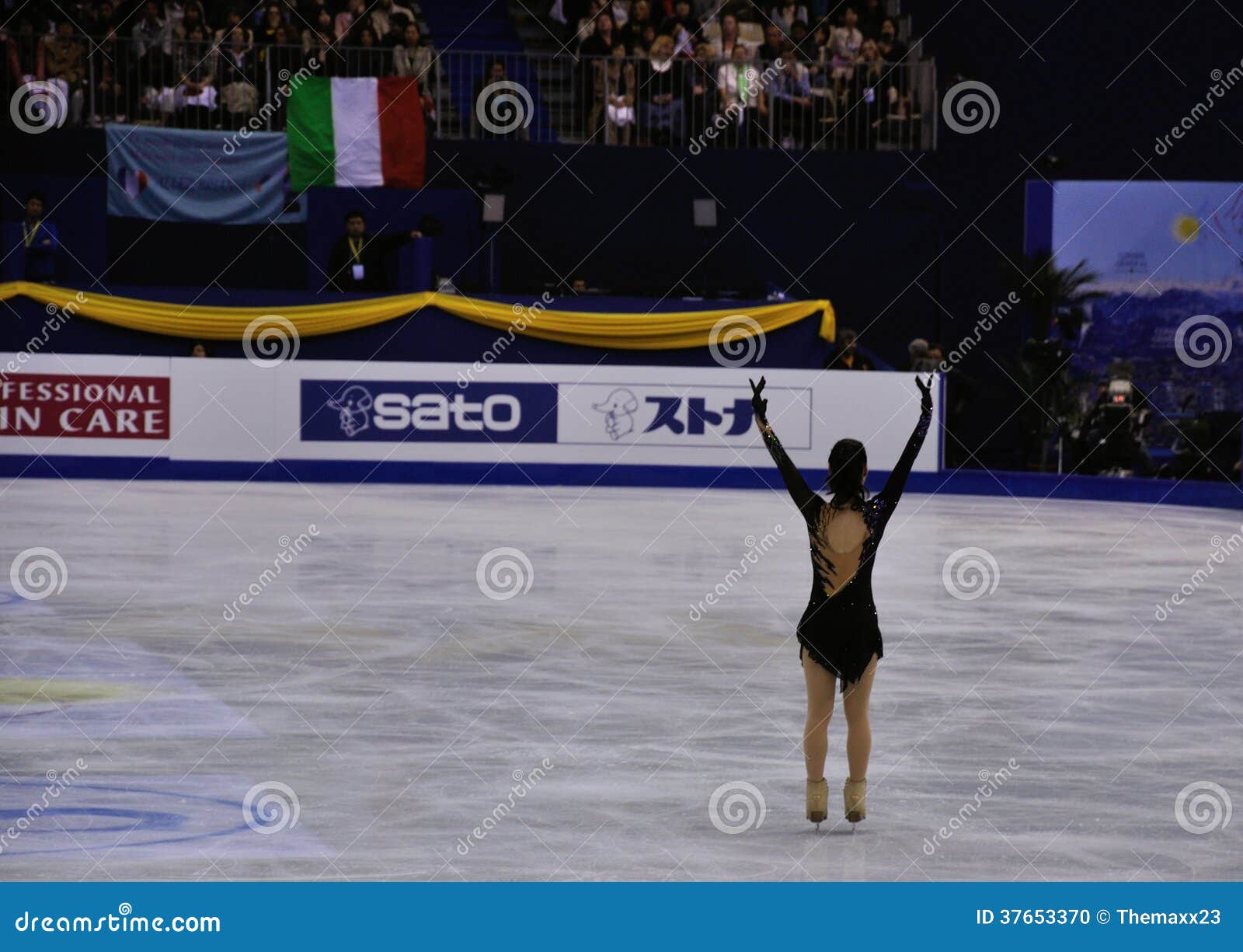 ISU Figure Skating World Champ 2012 Editorial Image Image of black