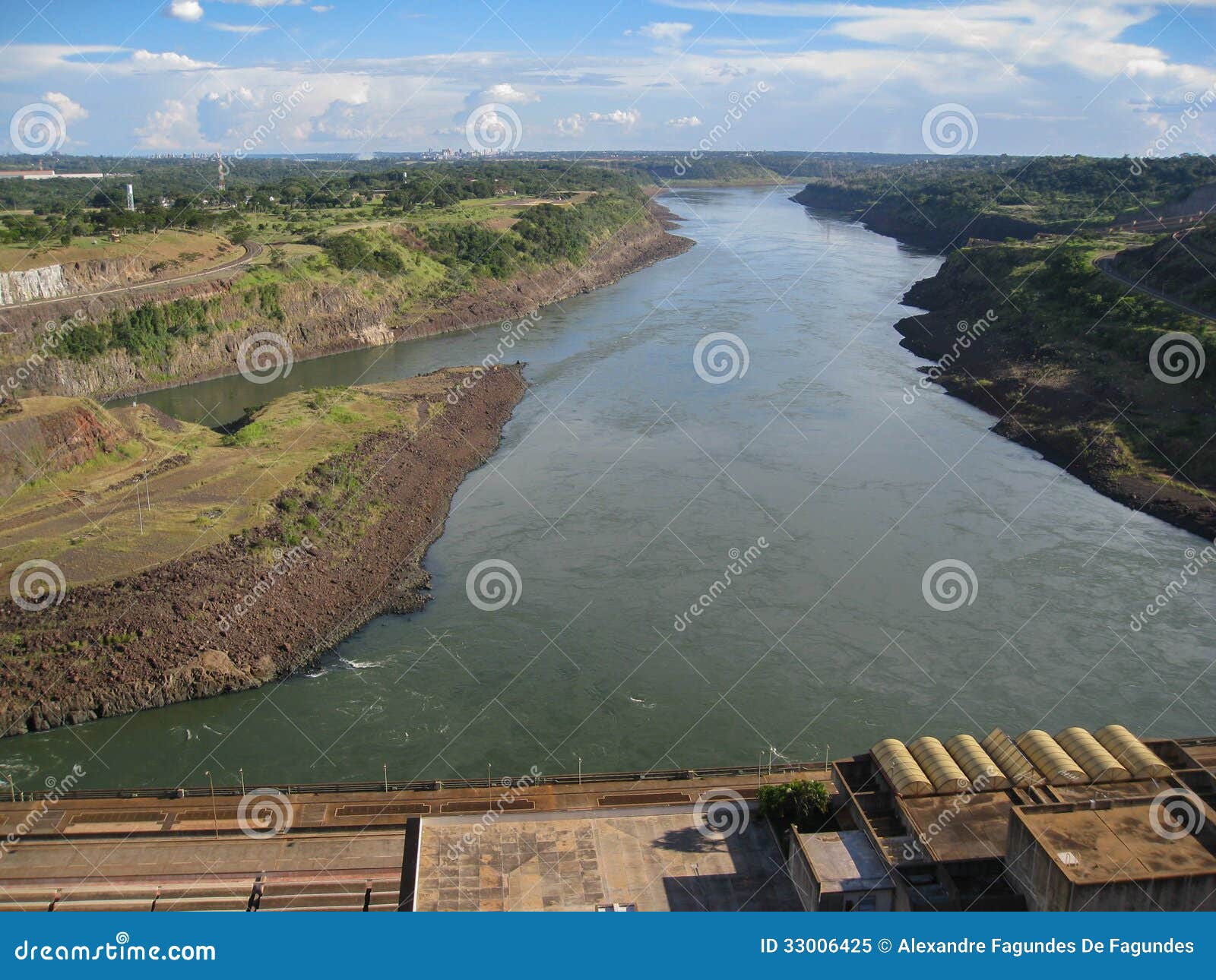 itaipu hydroeletric power plant