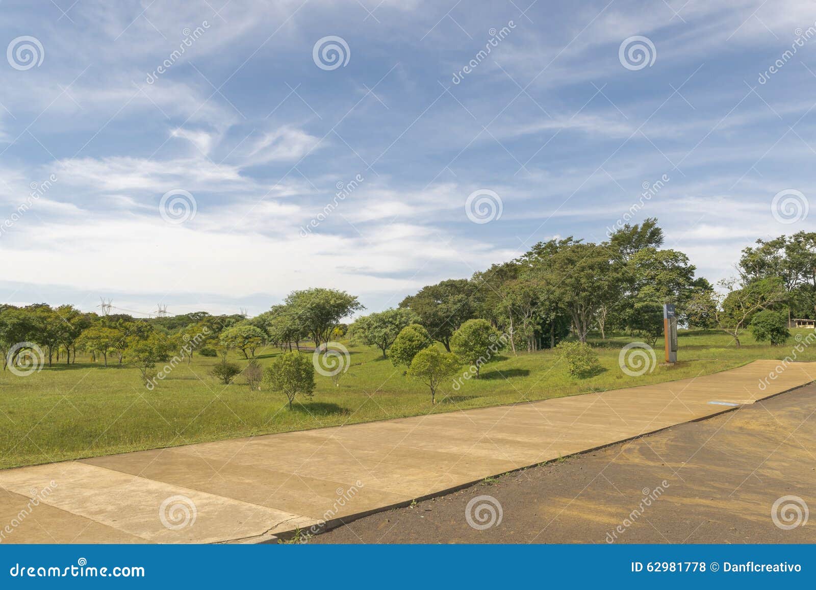 itaipu park at brazilian border